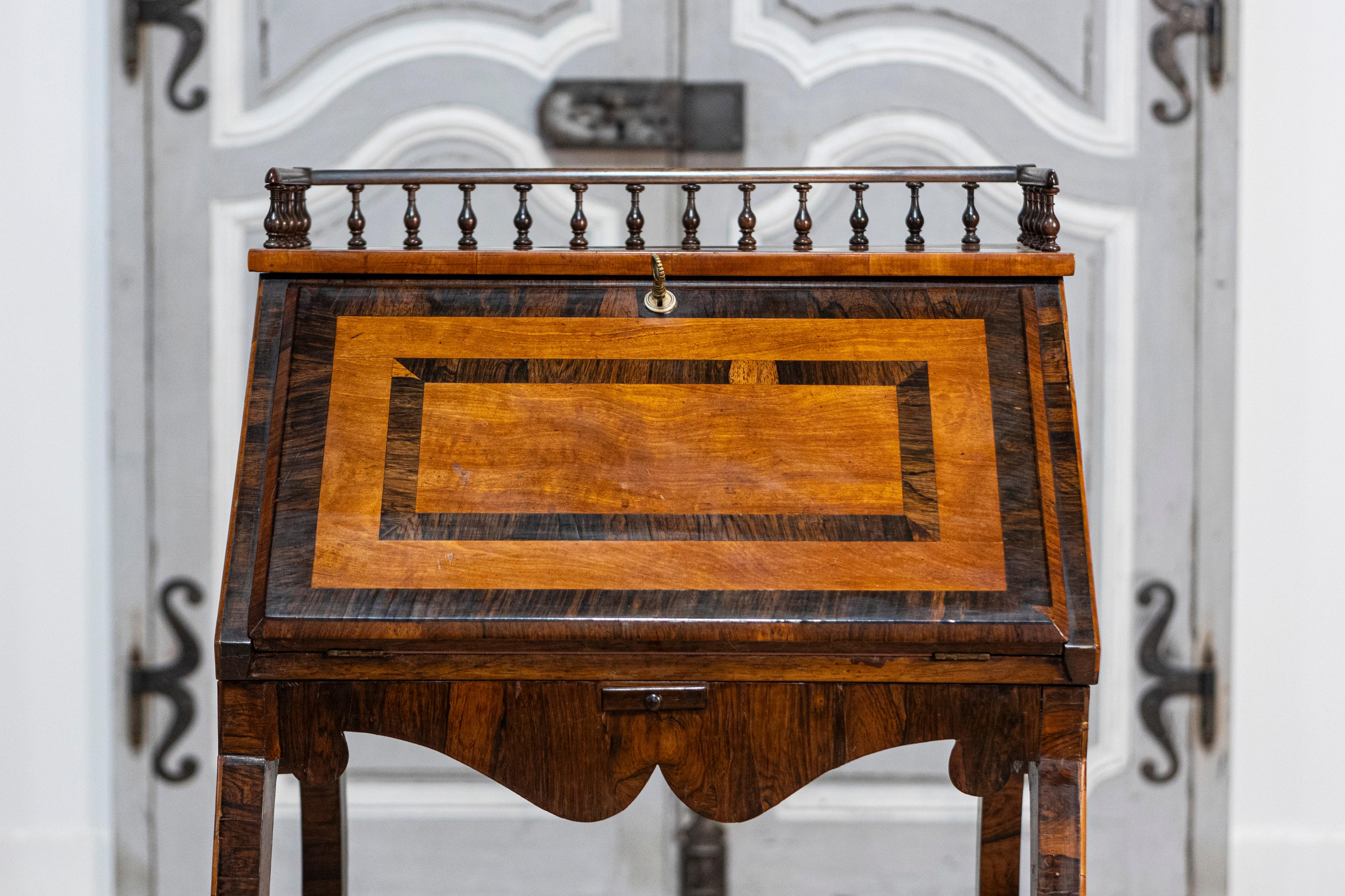 Italian 19th Century Walnut and Mahogany Writing Table with Slant Front Desk In Good Condition For Sale In Atlanta, GA