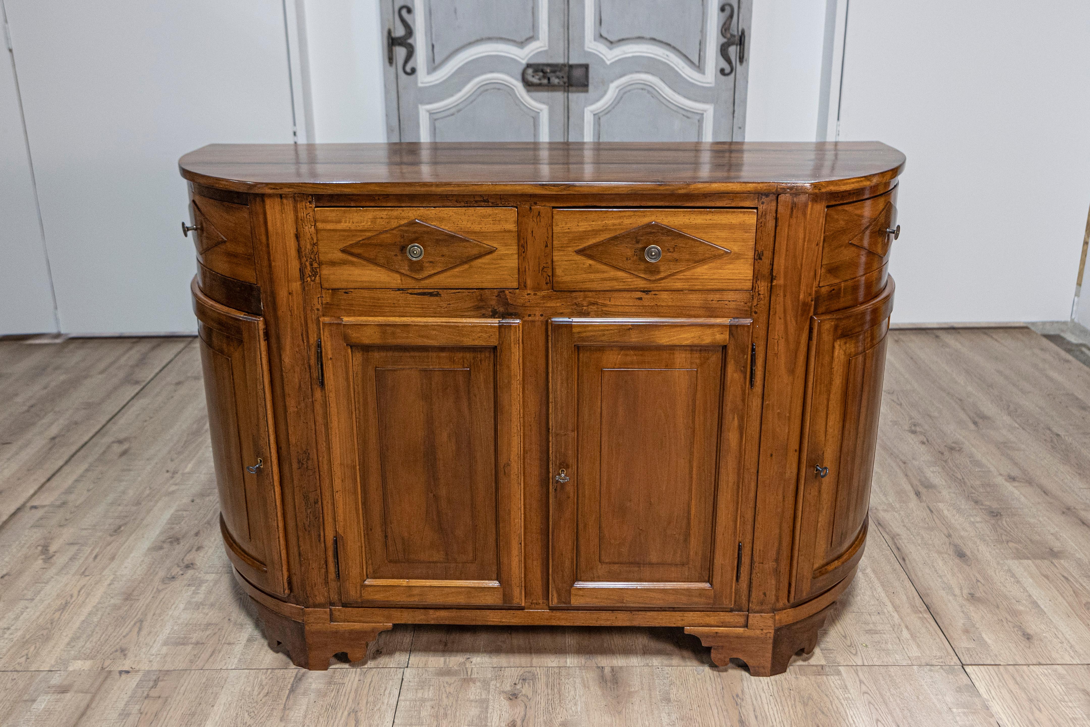 Italian 19th Century Walnut Credenza with Diamond Motifs and Rounded Sides For Sale 9
