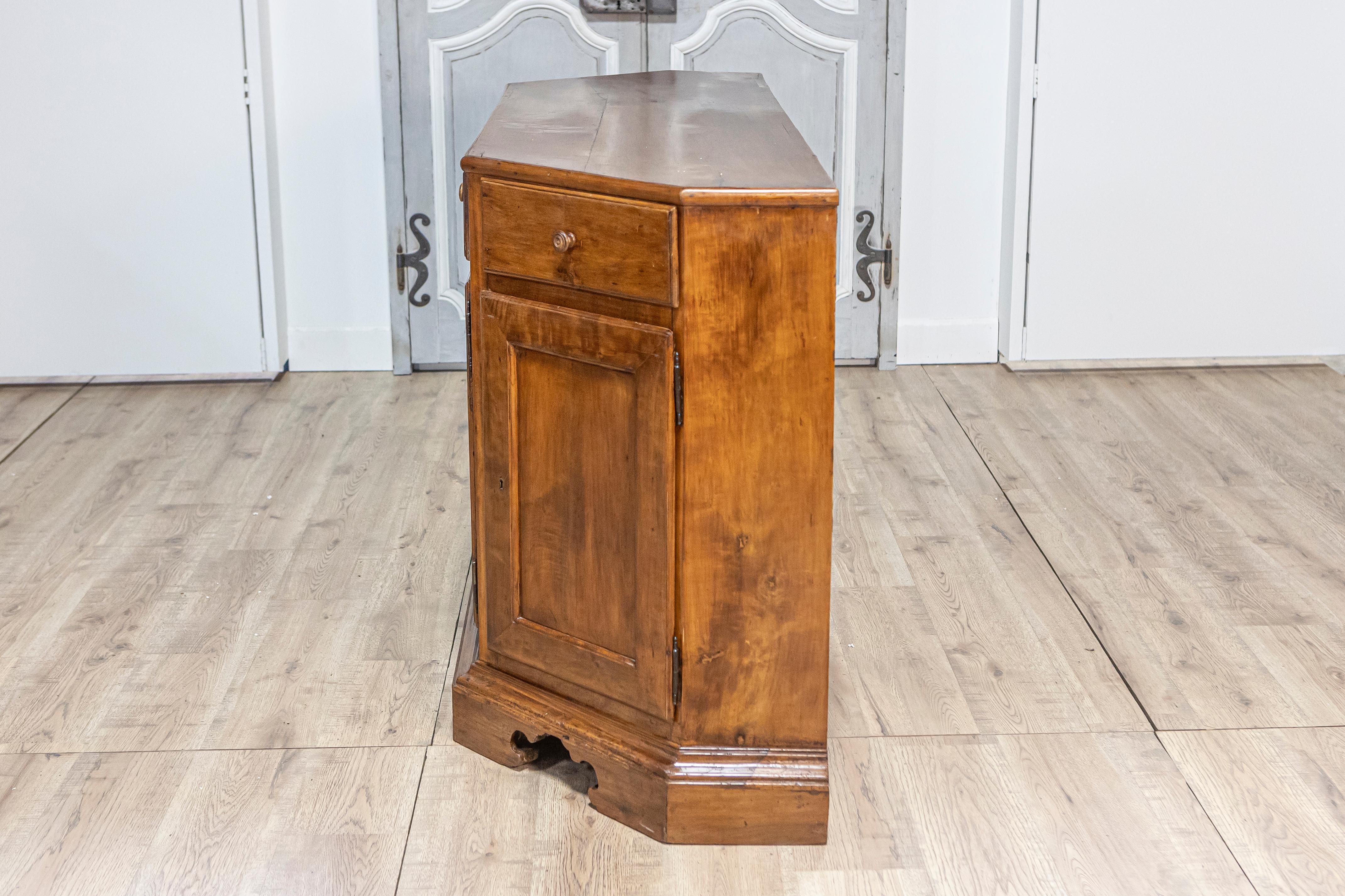 Italian 19th Century Walnut Credenza with Drawers over Doors and Canted Sides For Sale 14