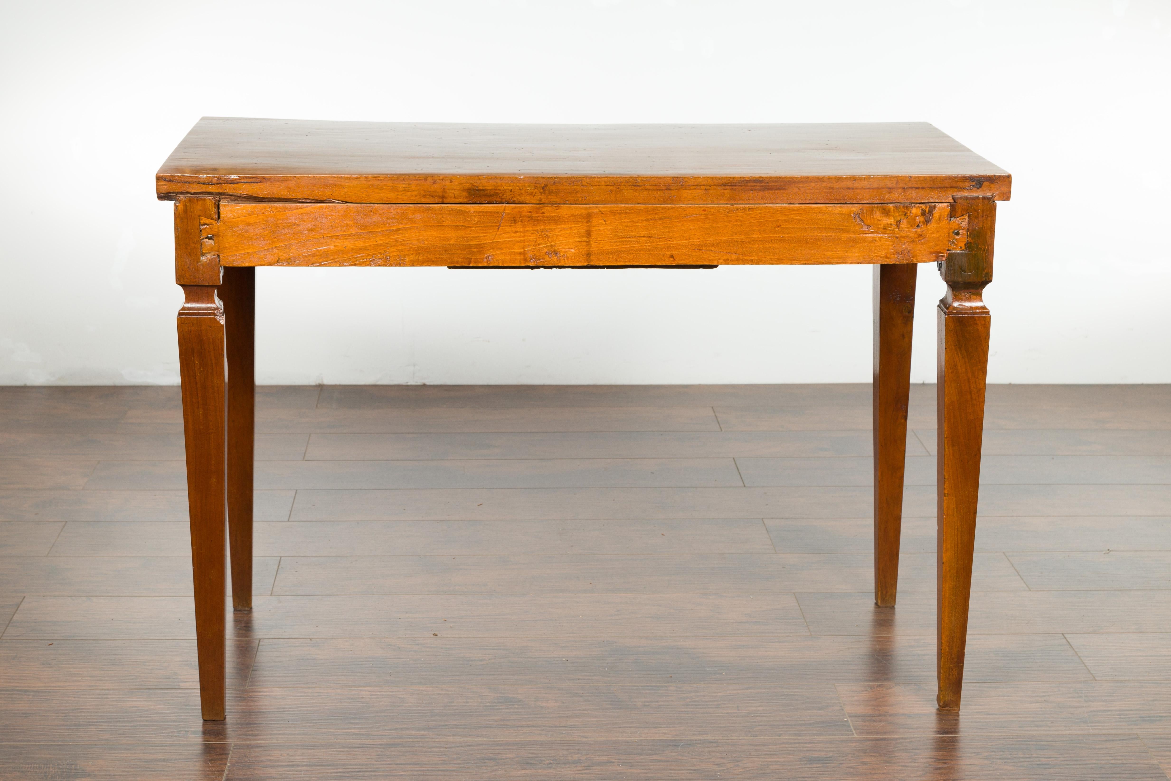 Italian 19th Century Walnut Desk with Single Drawer and Tapered Legs For Sale 9