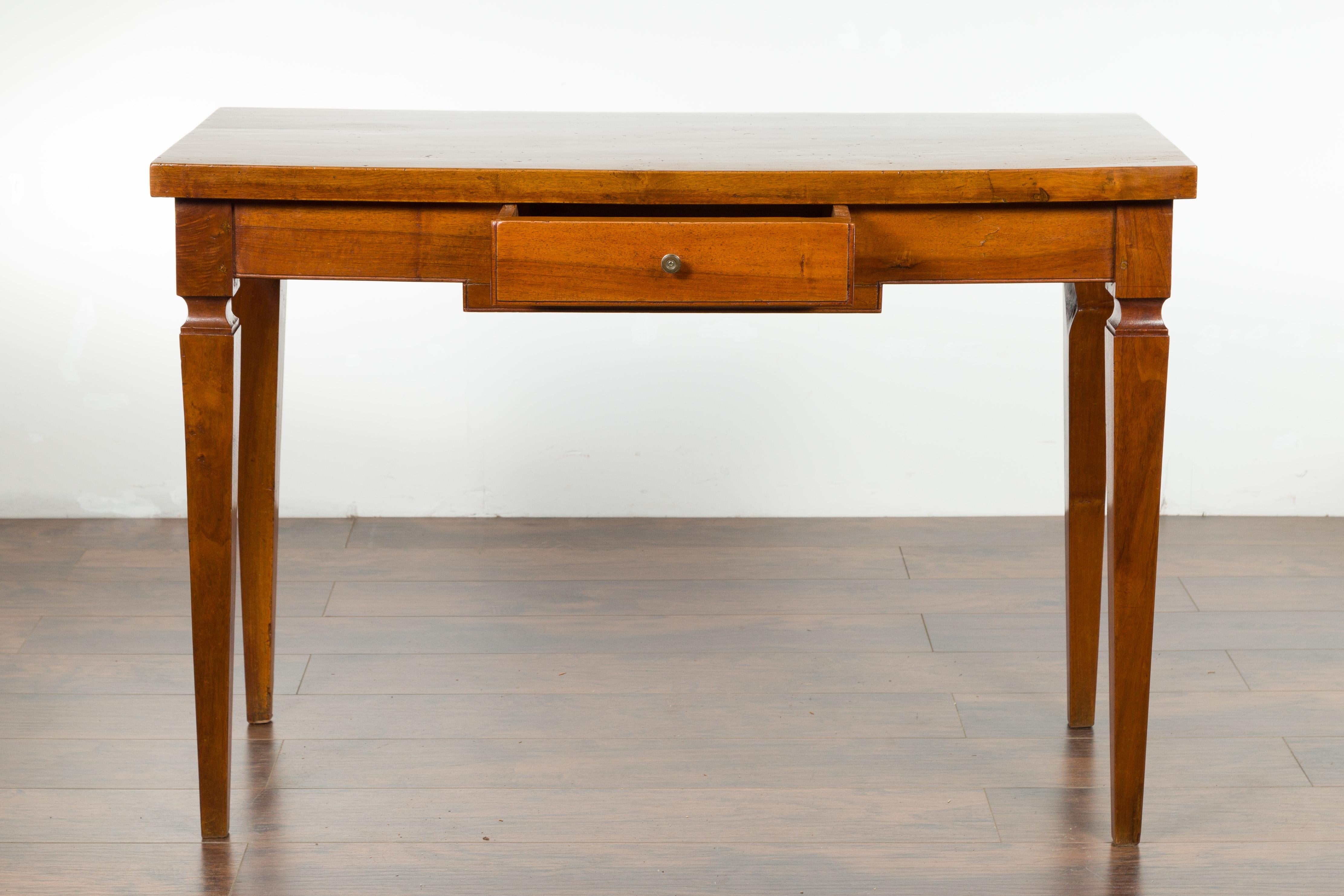 Italian 19th Century Walnut Desk with Single Drawer and Tapered Legs For Sale 6