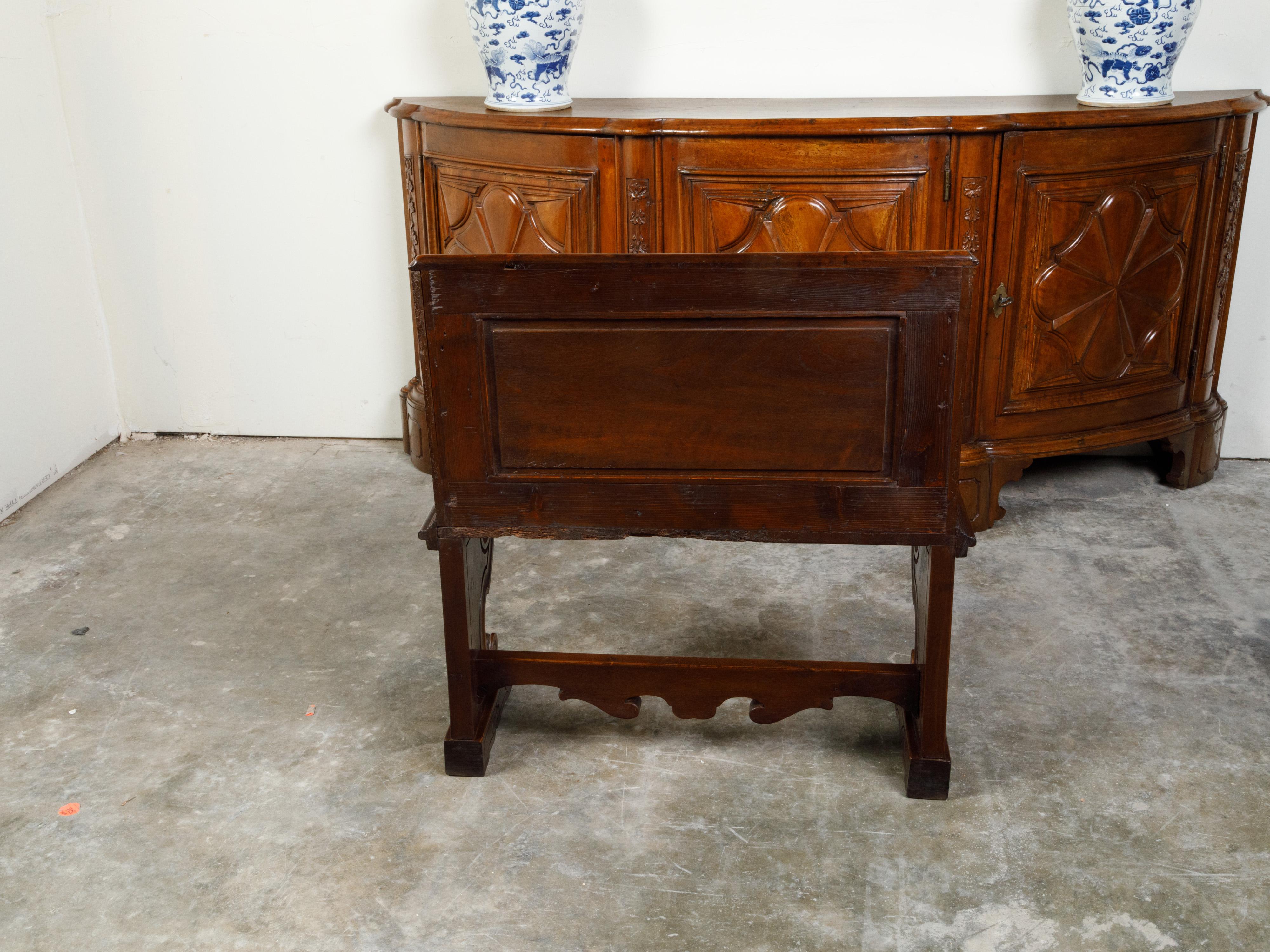 Italian 19th Century Walnut Hall Bench with Carved Back and Large Volutes For Sale 7