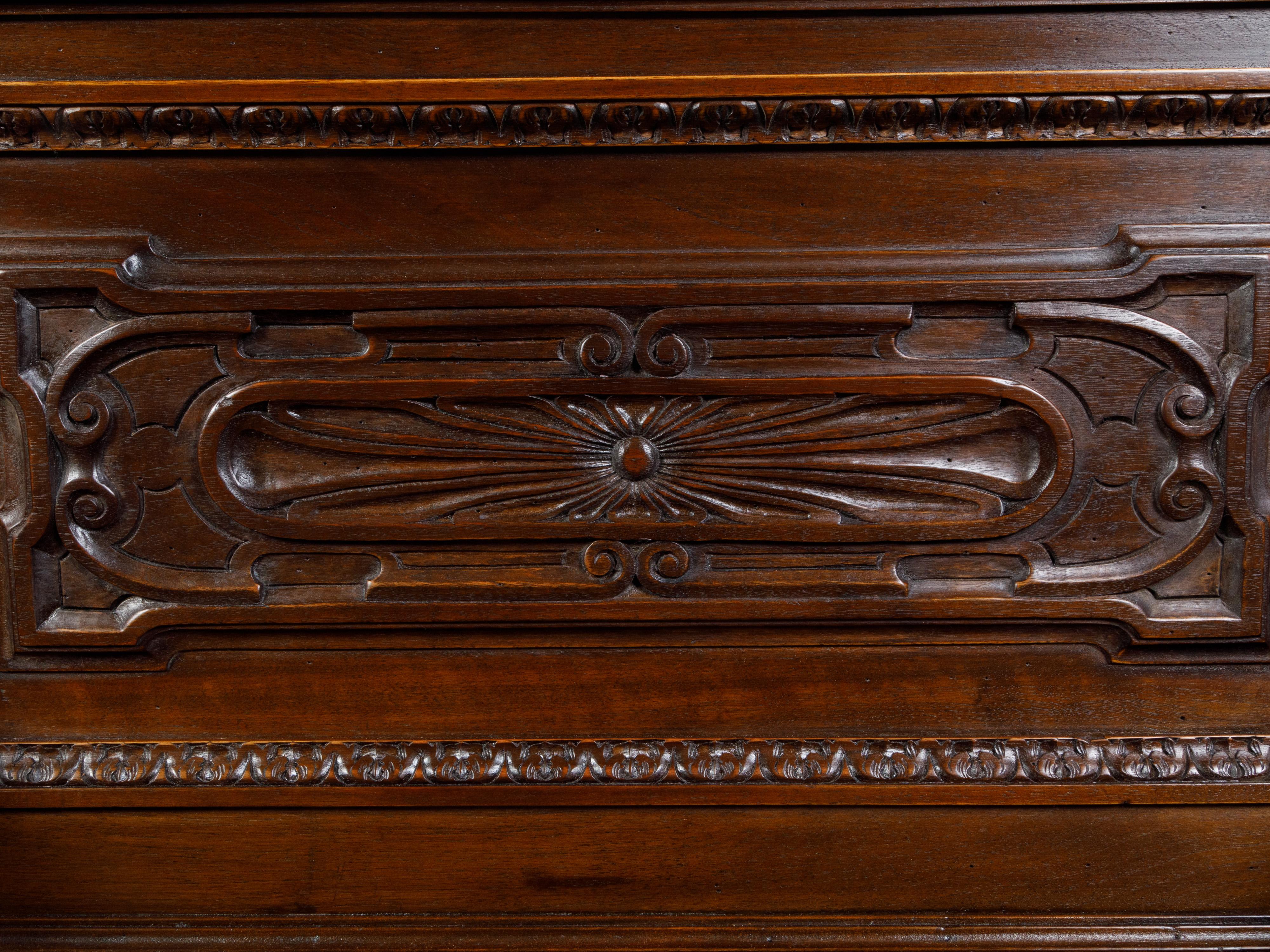 Italian 19th Century Walnut Hall Bench with Carved Back and Large Volutes In Good Condition For Sale In Atlanta, GA