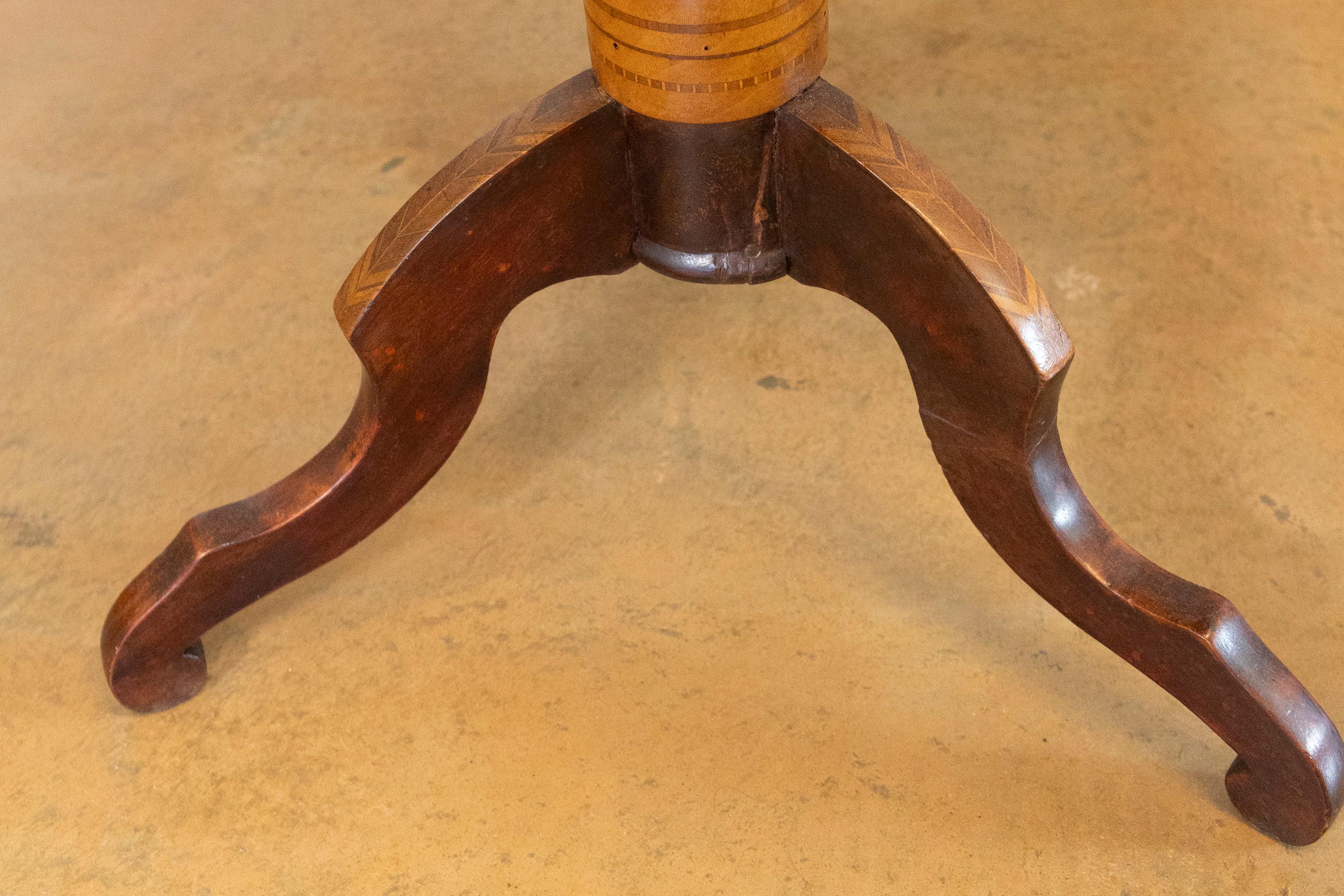 Italian 19th Century Walnut, Mahogany and Ash Game Side Table with Marquetry Top For Sale 5