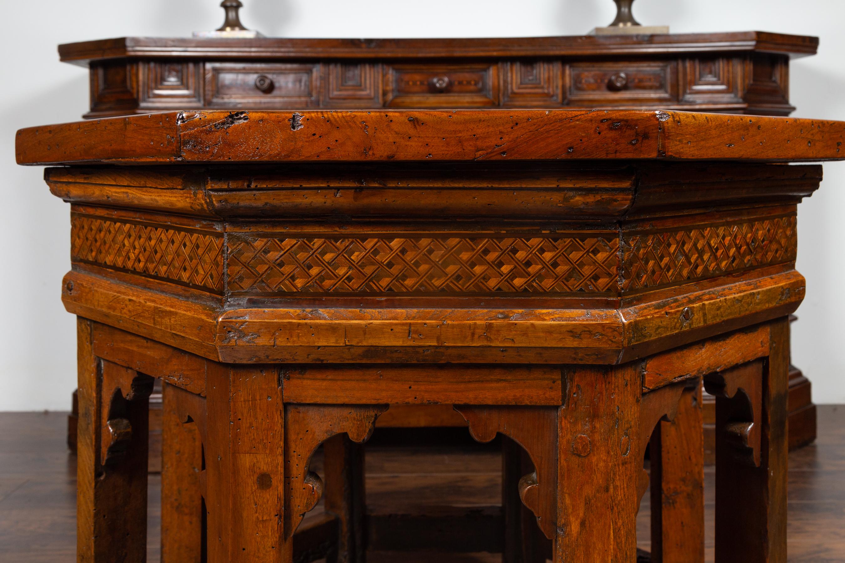 Italian 19th Century Walnut Octagonal Table with Inlaid Trompe-l'Œil Motifs For Sale 6