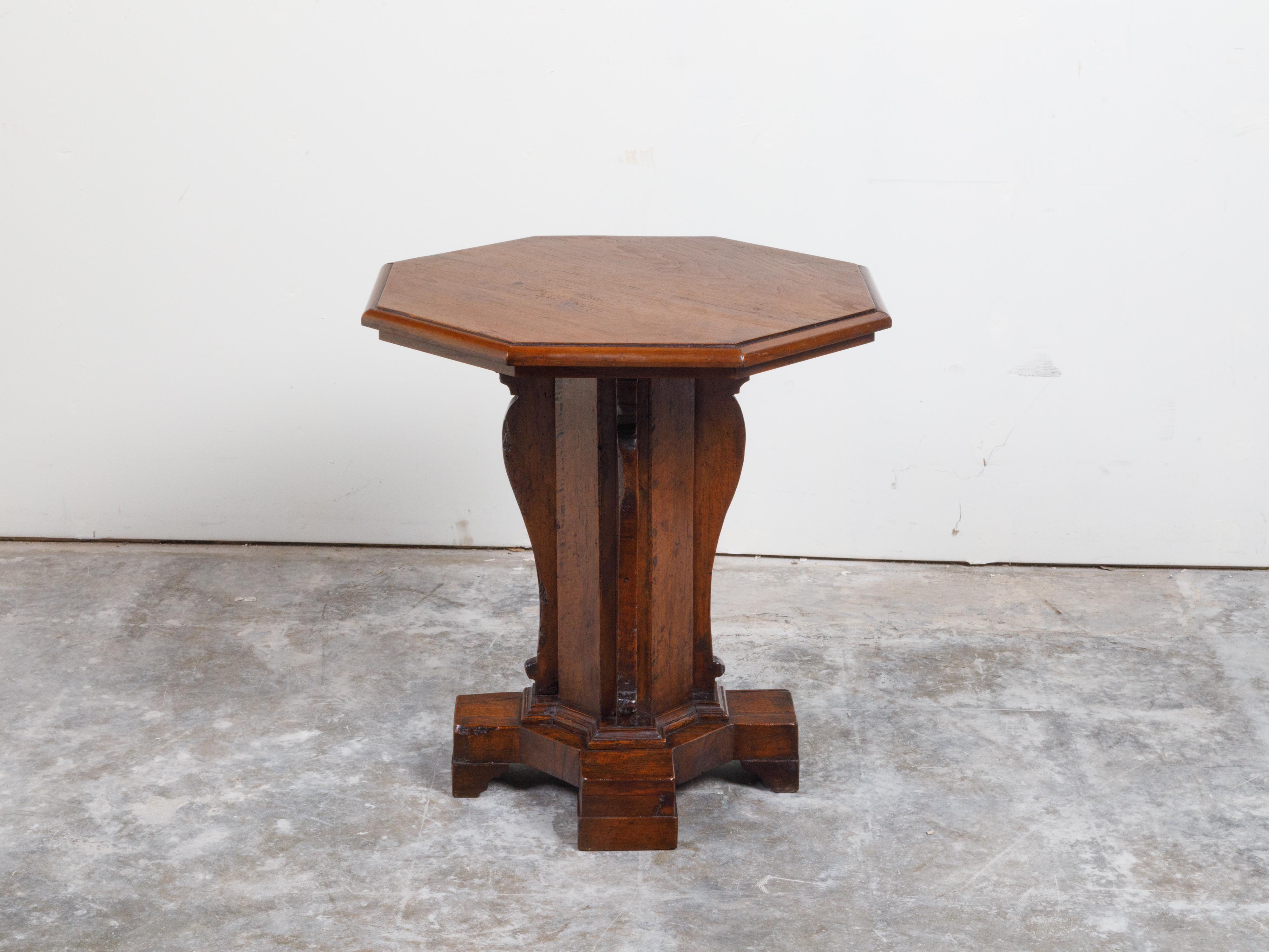 Italian 19th Century Walnut Side Table with Octagonal Top and Pedestal Base For Sale 9
