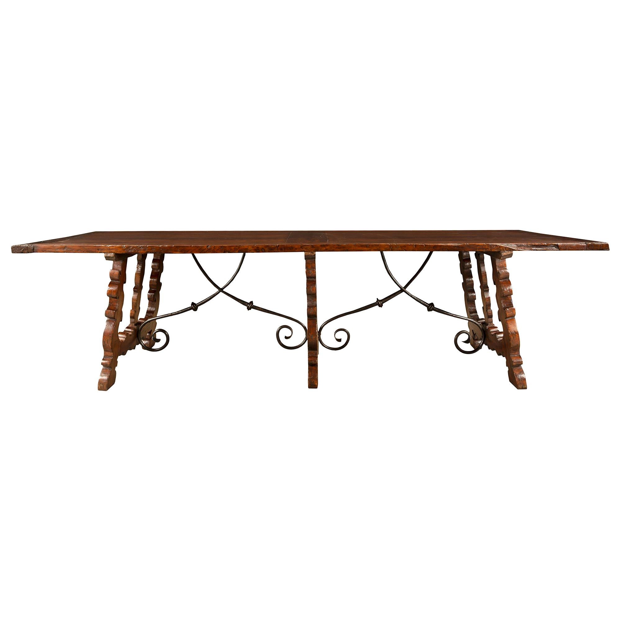Italienischer Trestle-Tisch aus Nussbaumholz aus der Toskana, 19. Jahrhundert