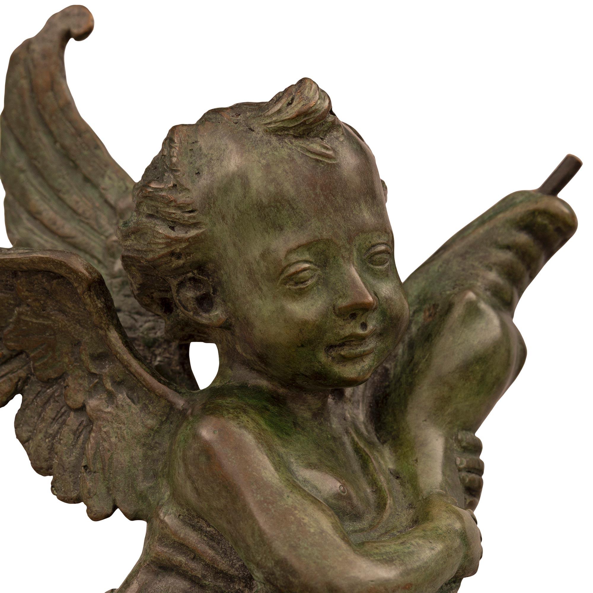 XIXe siècle Fontaine italienne du 19ème siècle en marbre blanc de Carrare et bronze patiné en vente