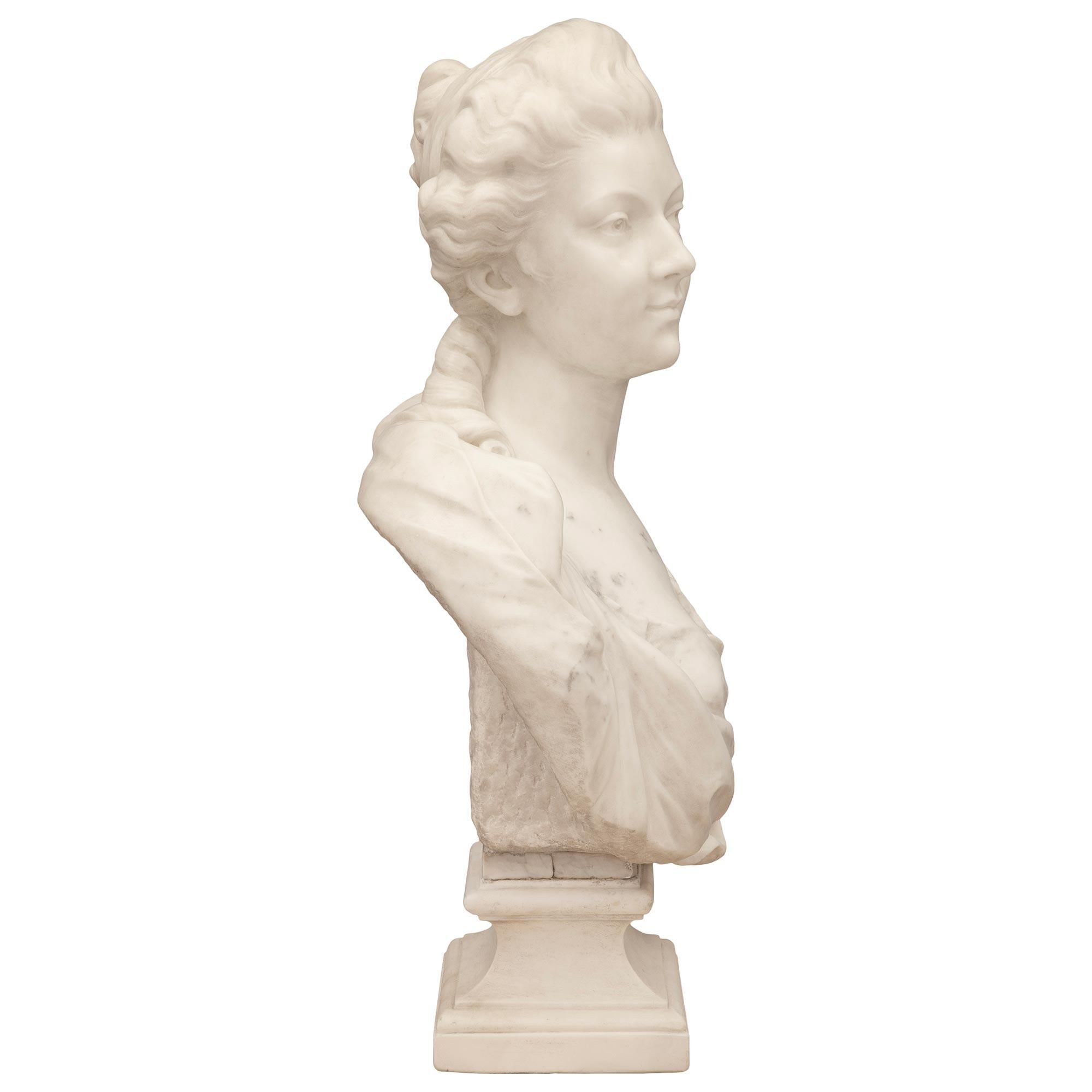 Italian 19th Century White Carrara Marble Bust of a Beautiful Young Lady In Good Condition For Sale In West Palm Beach, FL