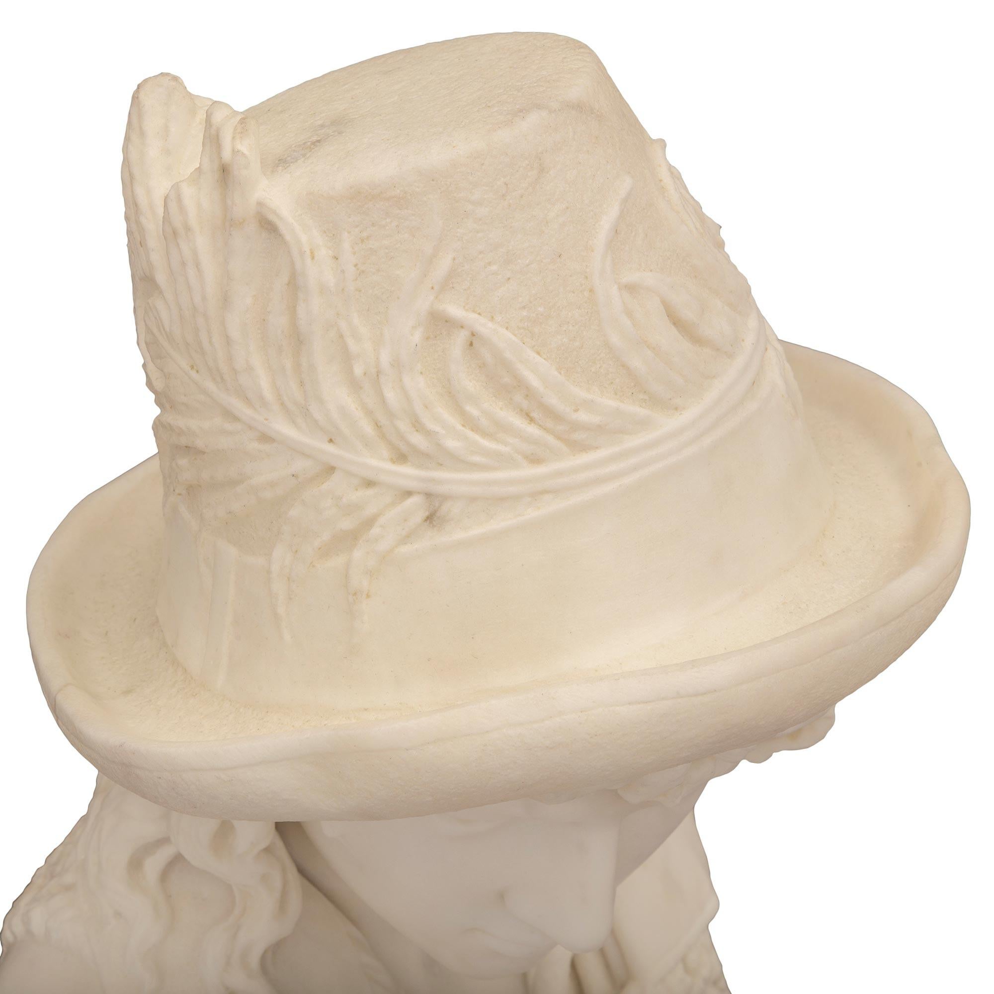 Busto in marmo bianco di Carrara del XIX secolo di un affascinante giovane messaggero in vendita 1