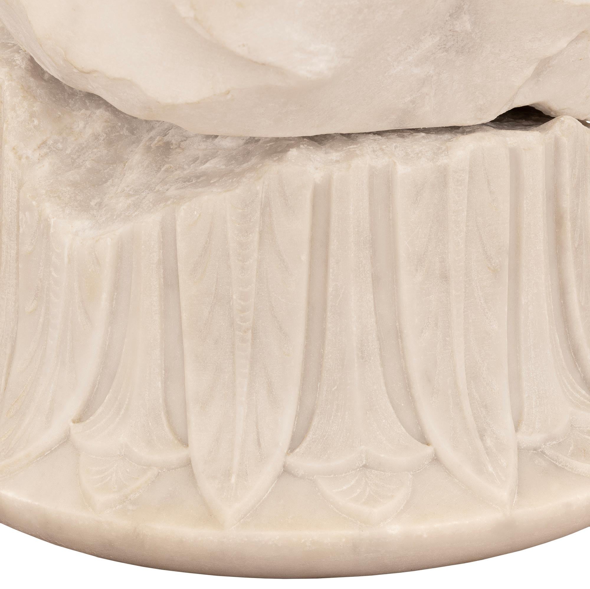 Busto in marmo bianco di Carrara dell'Ottocento italiano, firmato da Giovanni Sartorio in vendita 2