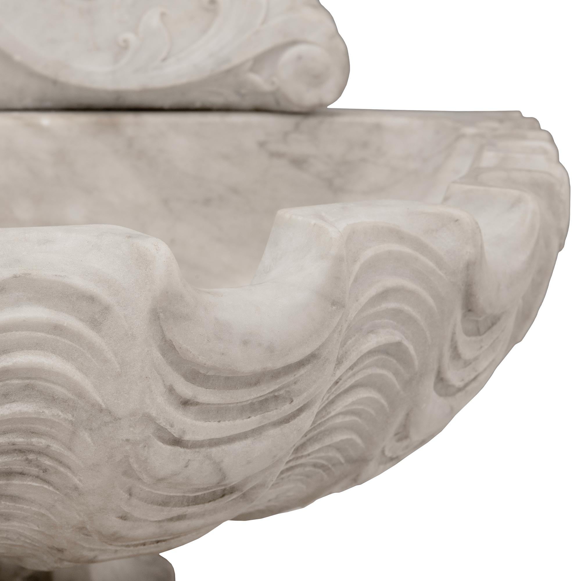 Italian 19th Century White Carrara Marble Fountain For Sale 8