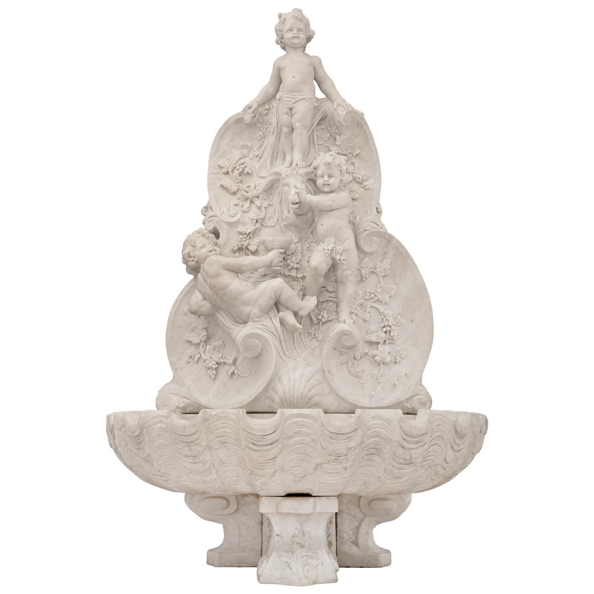 Italian 19th Century White Carrara Marble Fountain For Sale 11