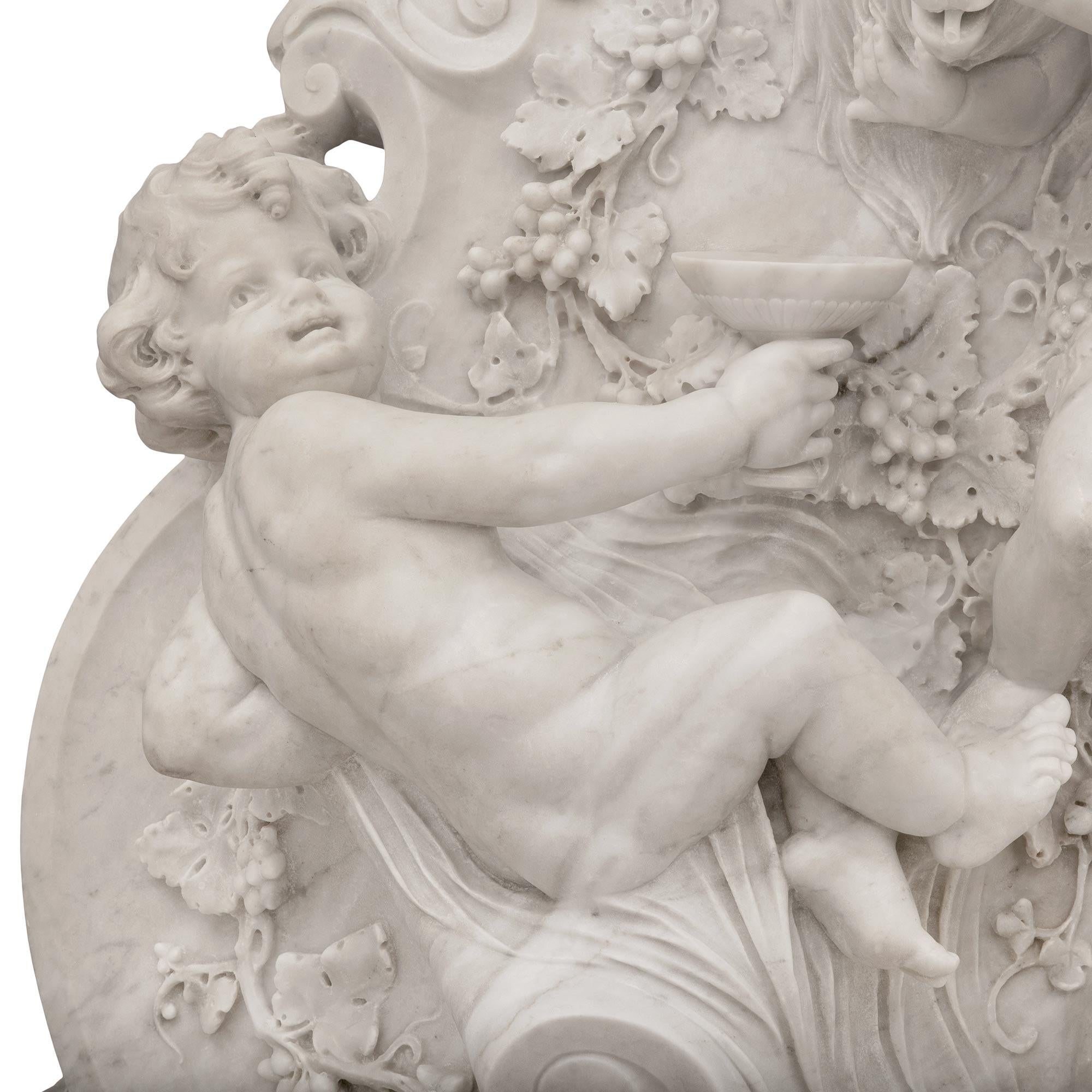 Italian 19th Century White Carrara Marble Fountain For Sale 3