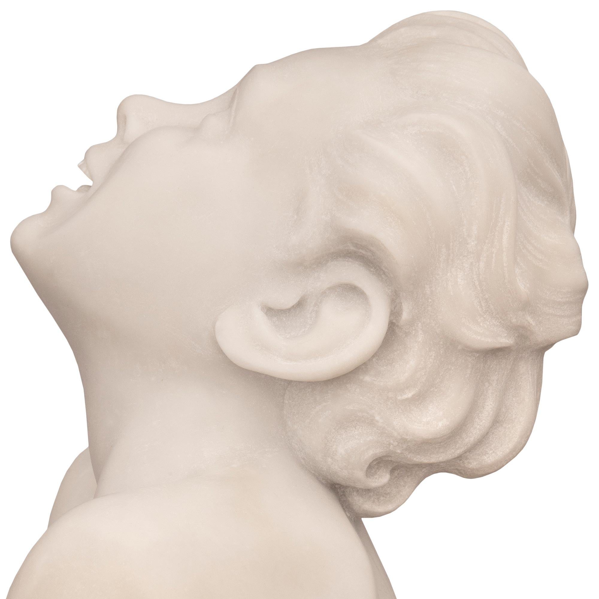 Fontaine italienne du XIXe siècle en marbre blanc de Carrare de Taras en vente 2