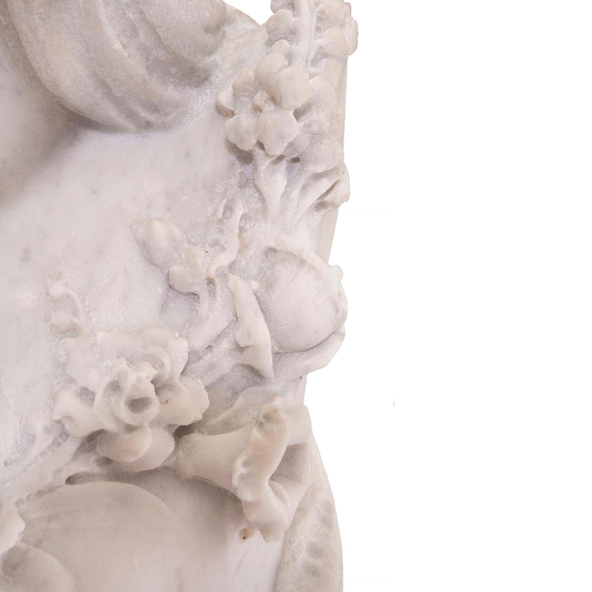 Italian 19th Century White Carrara Marble Freestanding Statue of a Garden Maiden For Sale 5