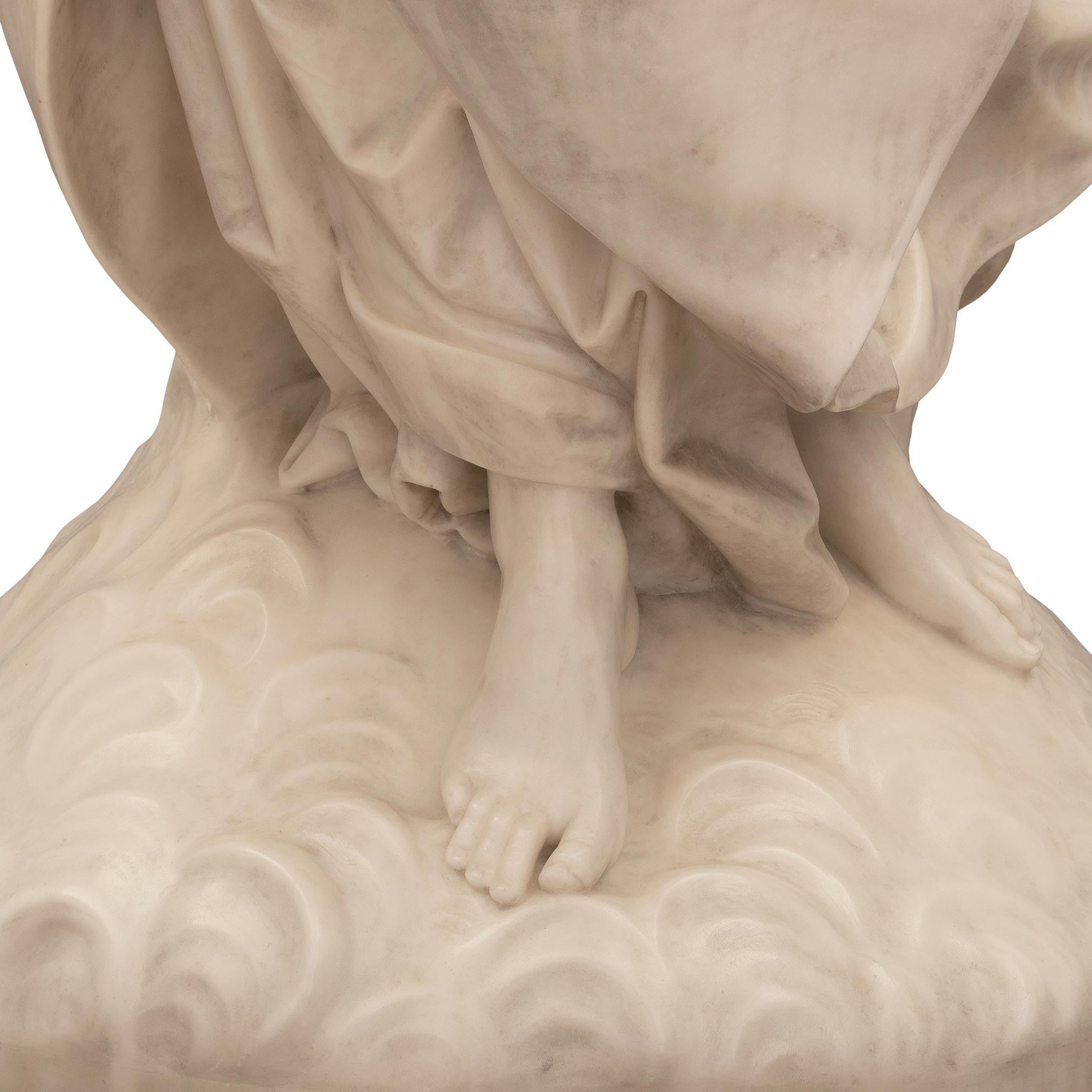 Statue italienne grandeur nature de Madone et d'enfant en marbre blanc de Carrare du 19ème siècle en vente 6