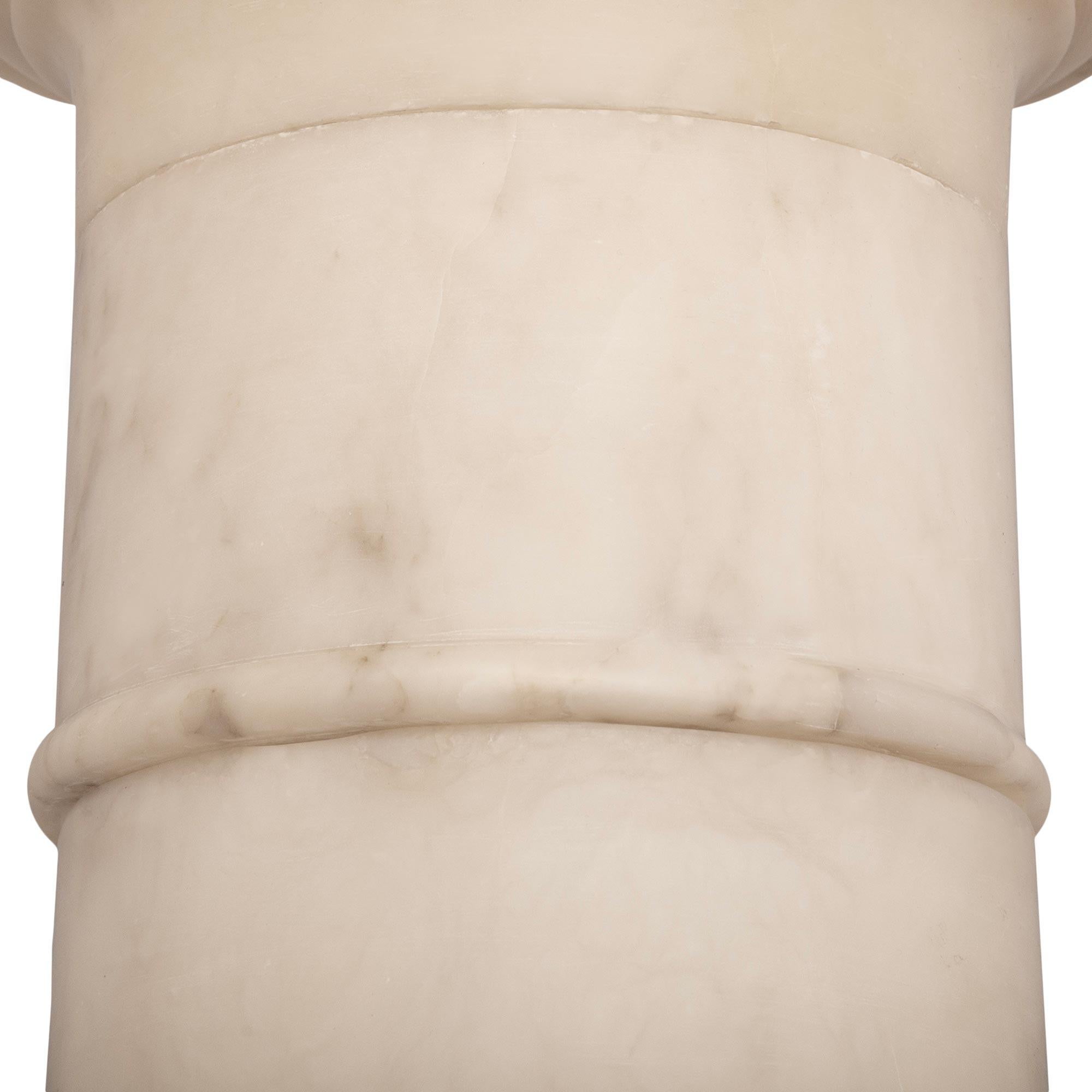 Italienischer Alabaster-Sockel aus dem 19. im Angebot 1