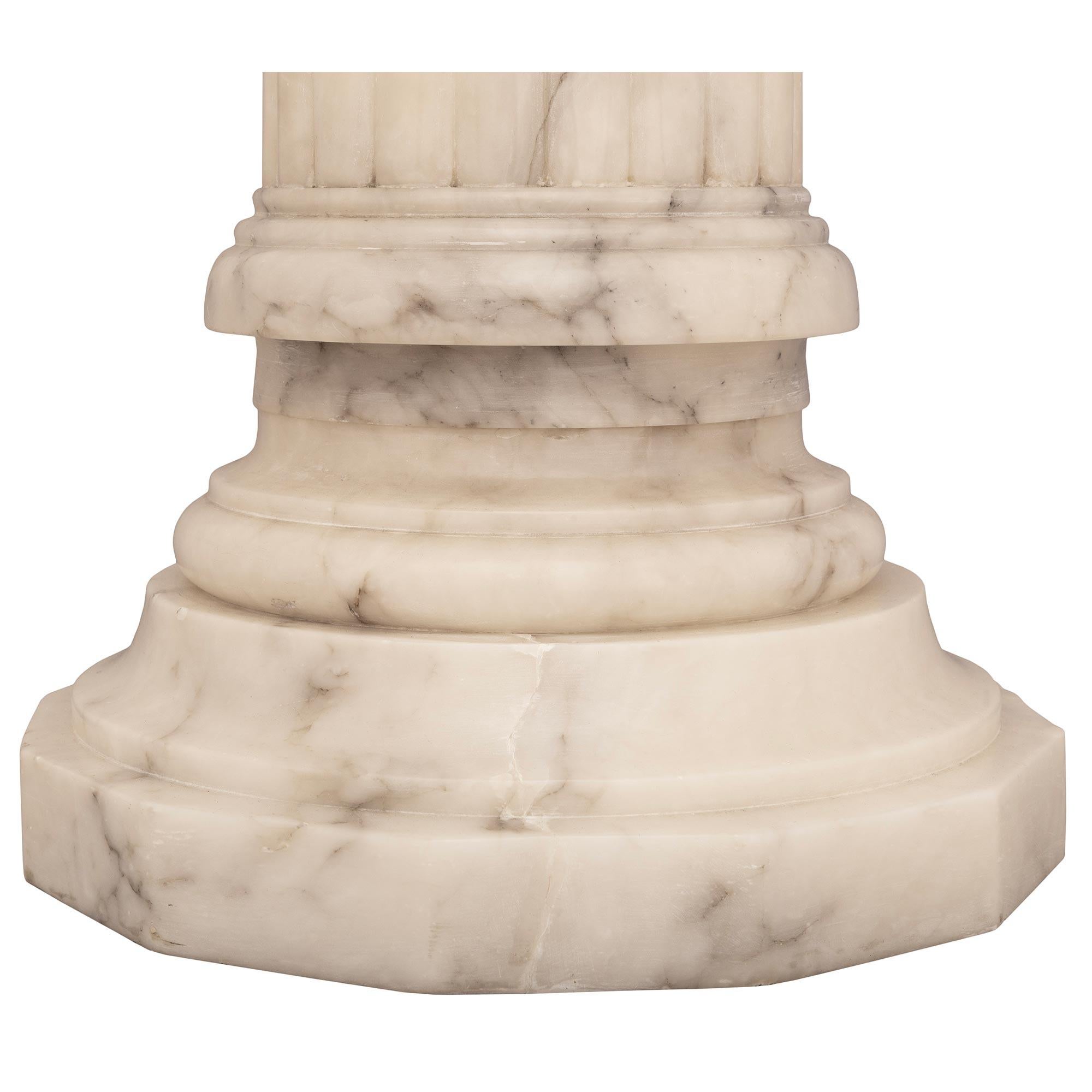 Italienischer Alabaster-Sockel aus dem 19. im Angebot 4