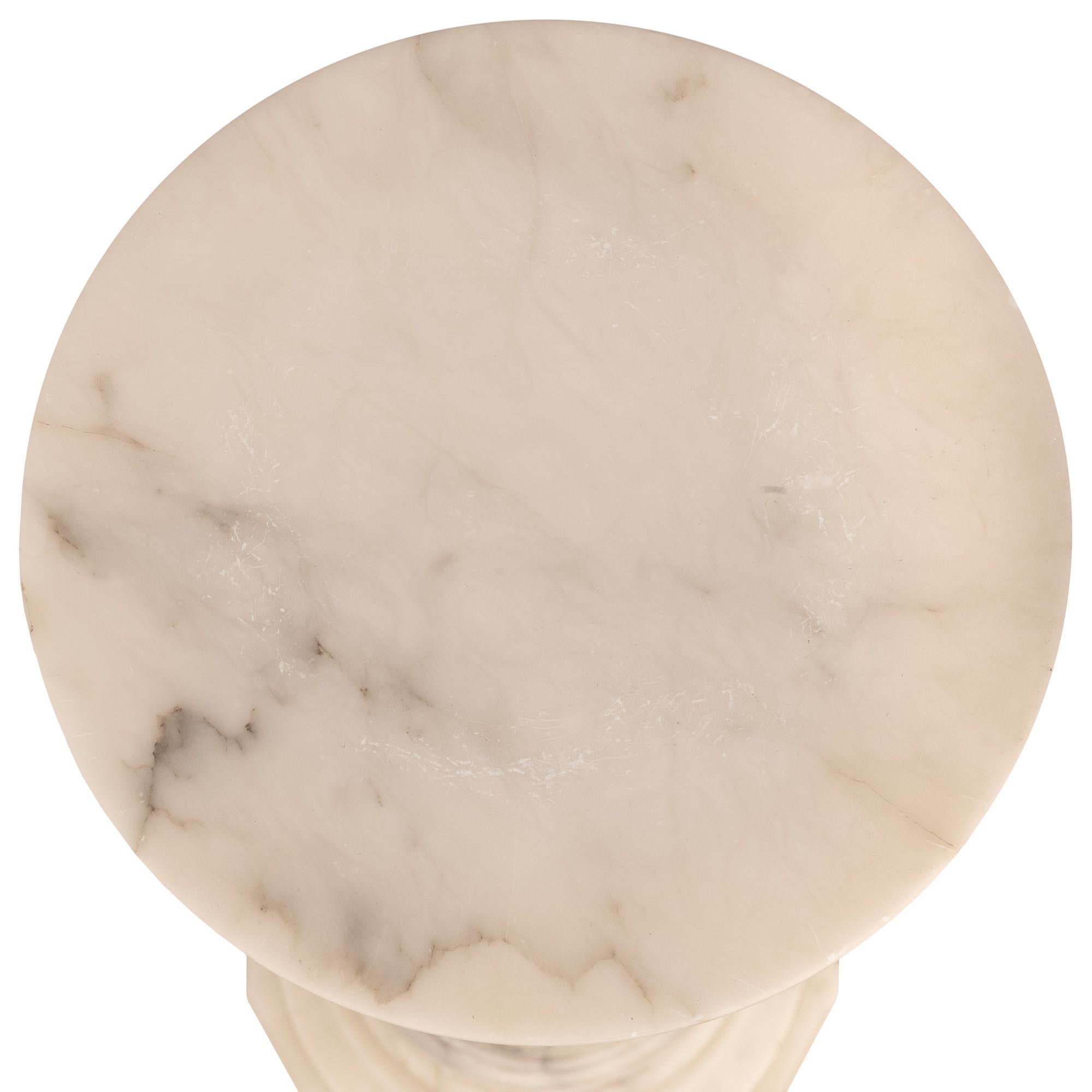 Italienischer Alabaster-Sockel aus dem 19. im Angebot 5
