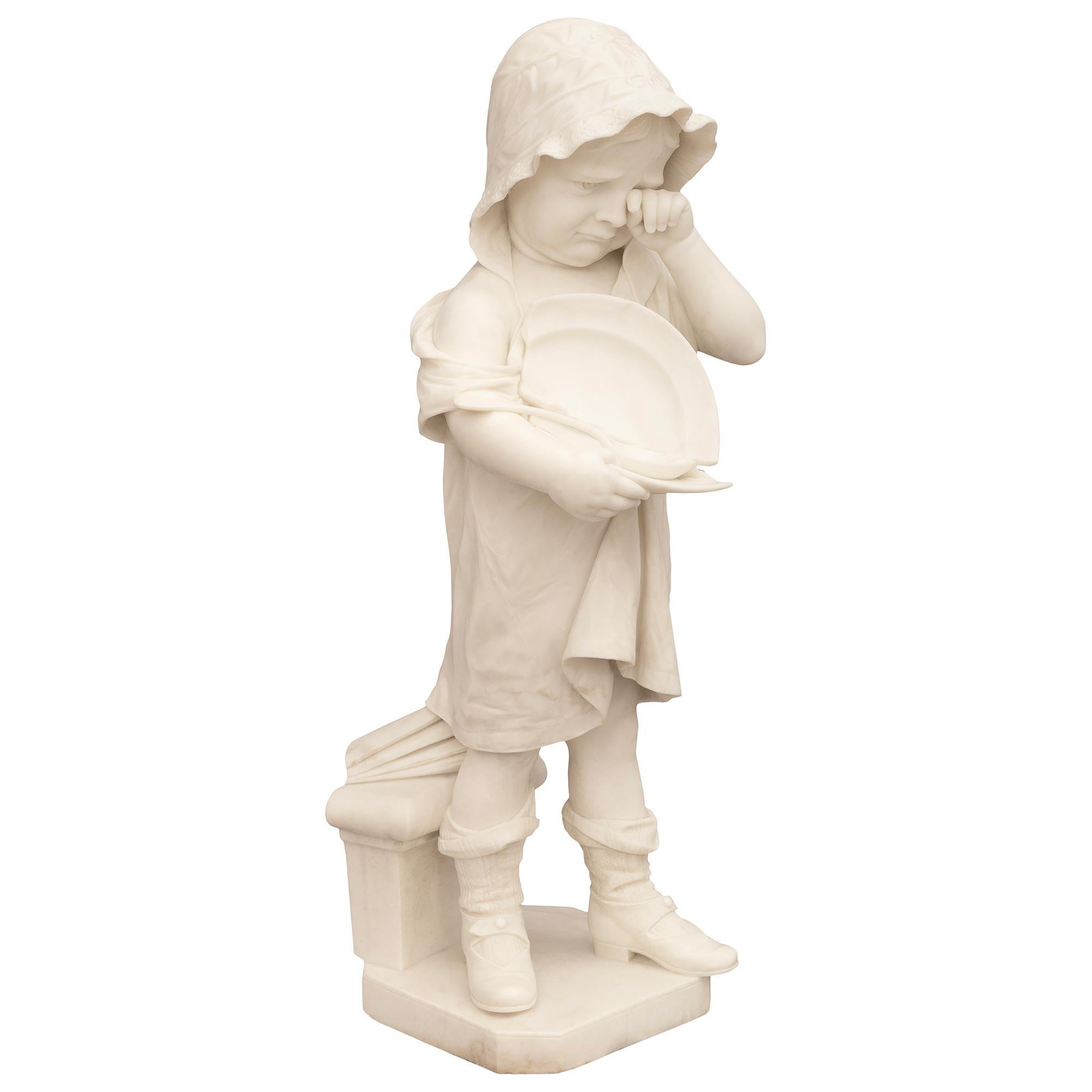 Italian 19th century White Carrara marble statue and Portoro marble pedestal In Good Condition For Sale In West Palm Beach, FL