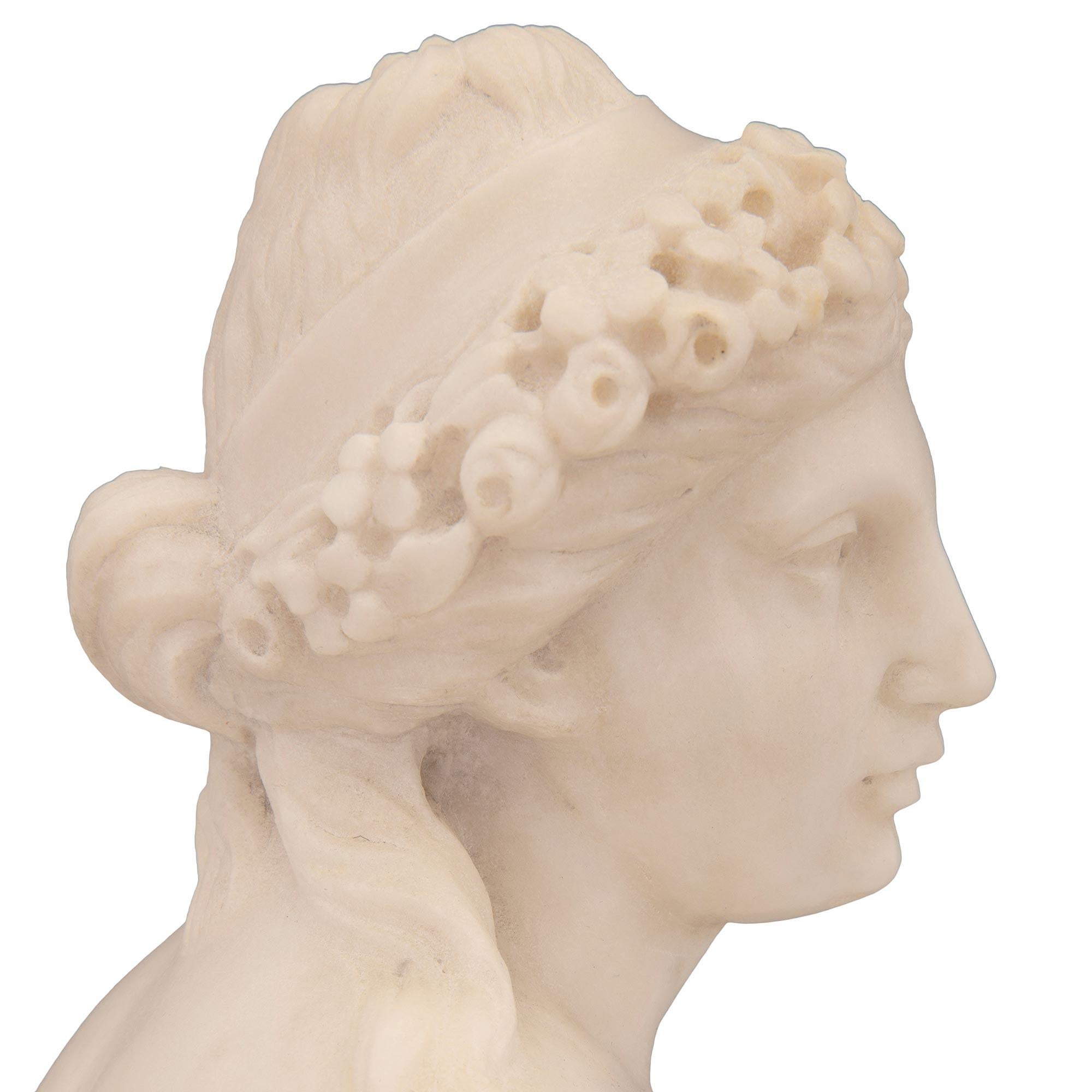 Italian 19th Century White Carrara Marble Statue For Sale 3