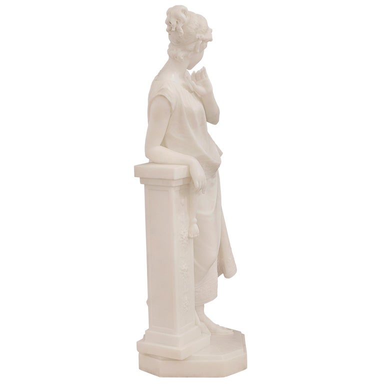 Italian 19th Century White Carrara Marble Statue of a Beautiful Maiden In Good Condition For Sale In West Palm Beach, FL