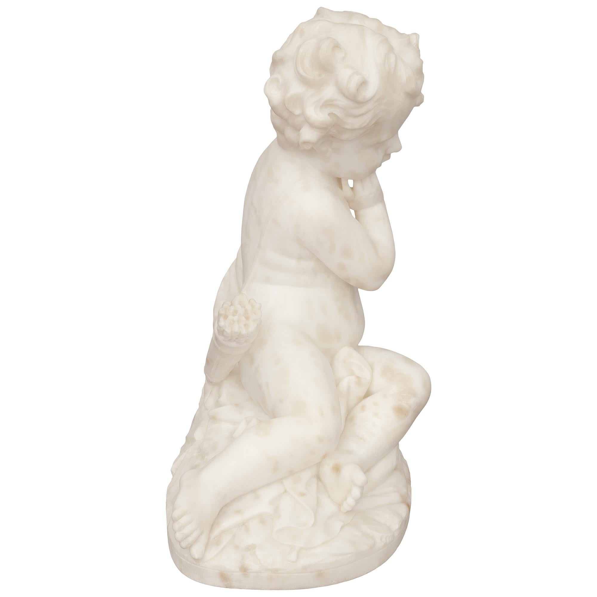 Statua italiana in marmo bianco di Carrara del XIX secolo raffigurante un cherubino, firmata Romanet In condizioni buone in vendita a West Palm Beach, FL