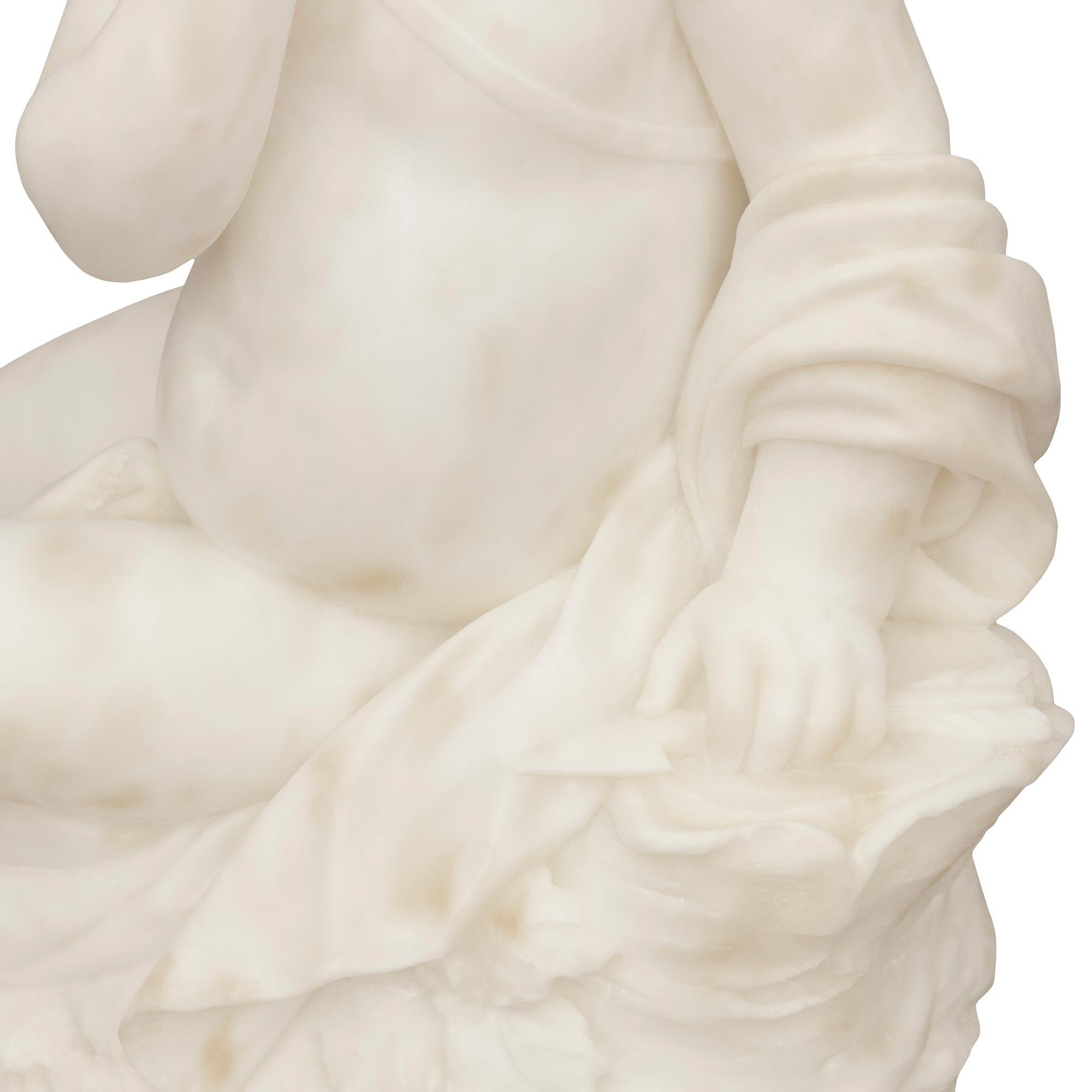 Statua italiana in marmo bianco di Carrara del XIX secolo raffigurante un cherubino, firmata Romanet in vendita 1