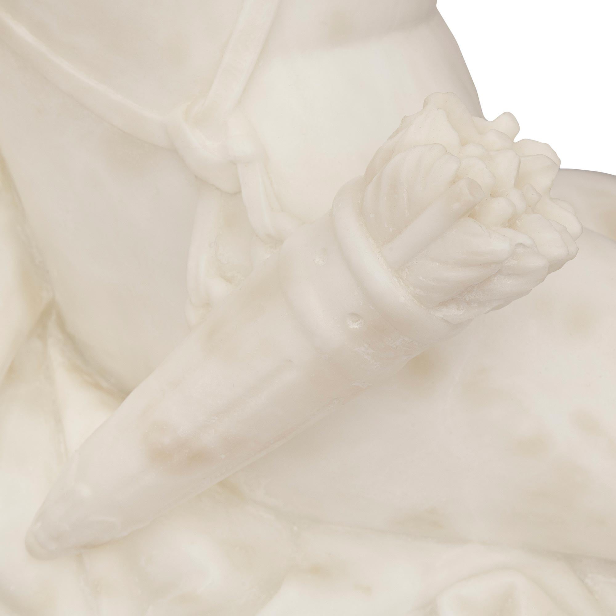 Statua italiana in marmo bianco di Carrara del XIX secolo raffigurante un cherubino, firmata Romanet in vendita 2