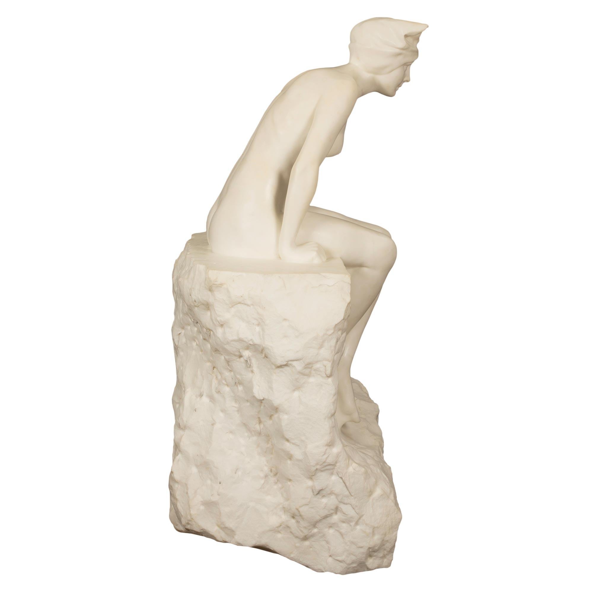 Italian 19th Century White Carrara Marble Statue of a Maiden Sitting on a Rock In Good Condition For Sale In West Palm Beach, FL