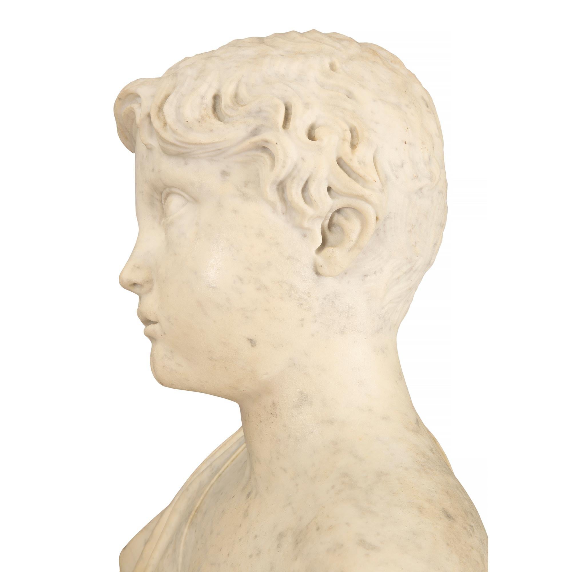 Italian 19th Century White Carrara Marble Statue of a Young Boy with Gilt Accent For Sale 4