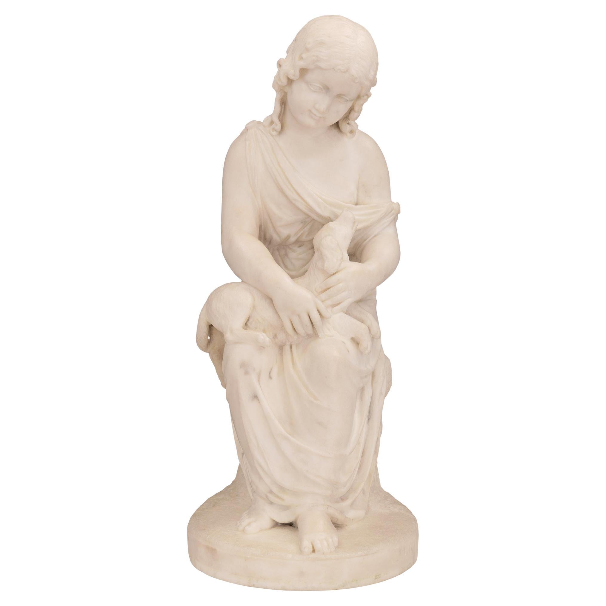 Statue italienne du XIXe siècle en marbre blanc de Carrare représentant une jeune fille avec son chien