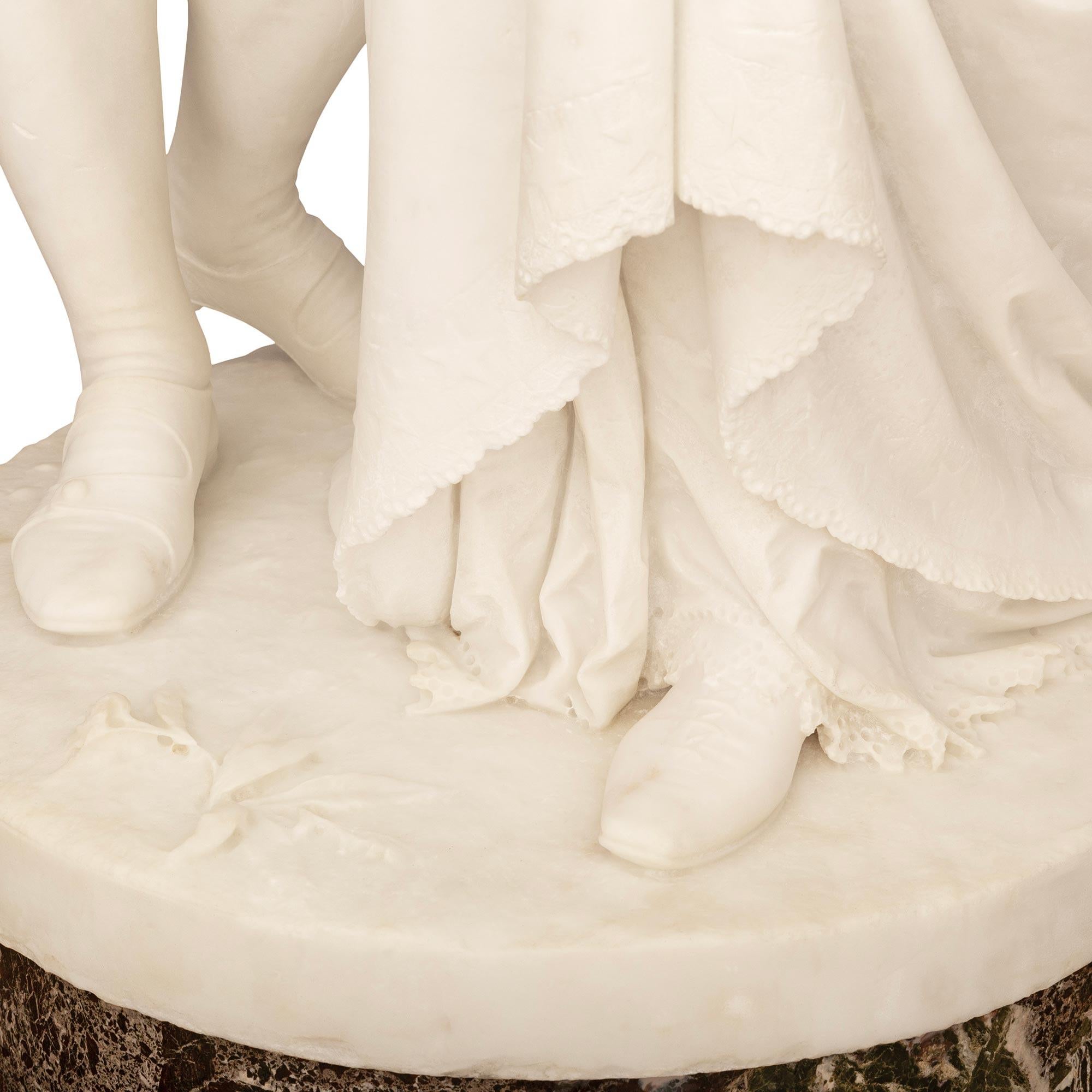 Italienische Statue aus weißem Carrara-Marmor des 19. Jahrhunderts von Paolo & Francesca im Angebot 7