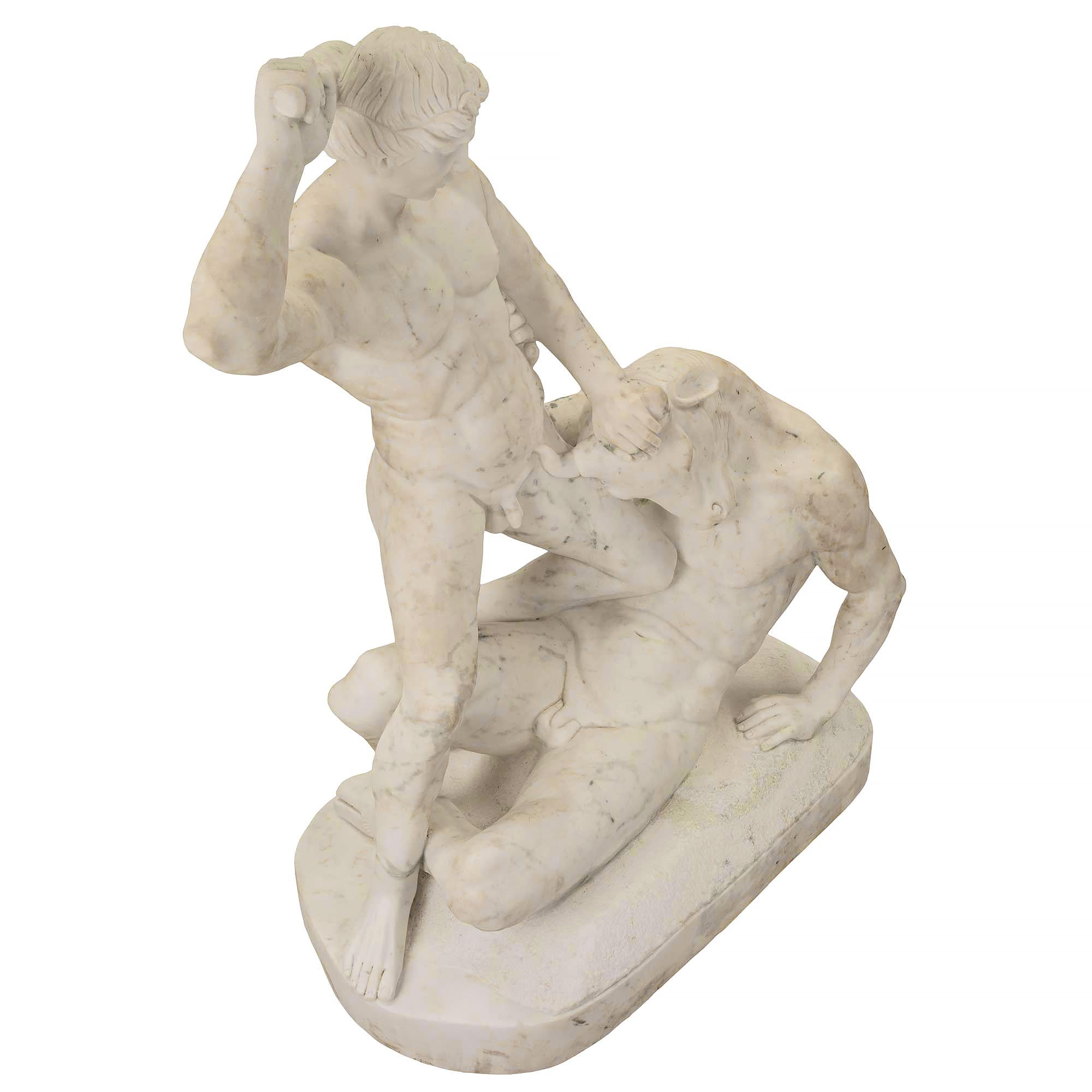 Italienische Statue des Theseus und des Minotauren aus weißem Carrara-Marmor des 19. Jahrhunderts im Zustand „Gut“ im Angebot in West Palm Beach, FL