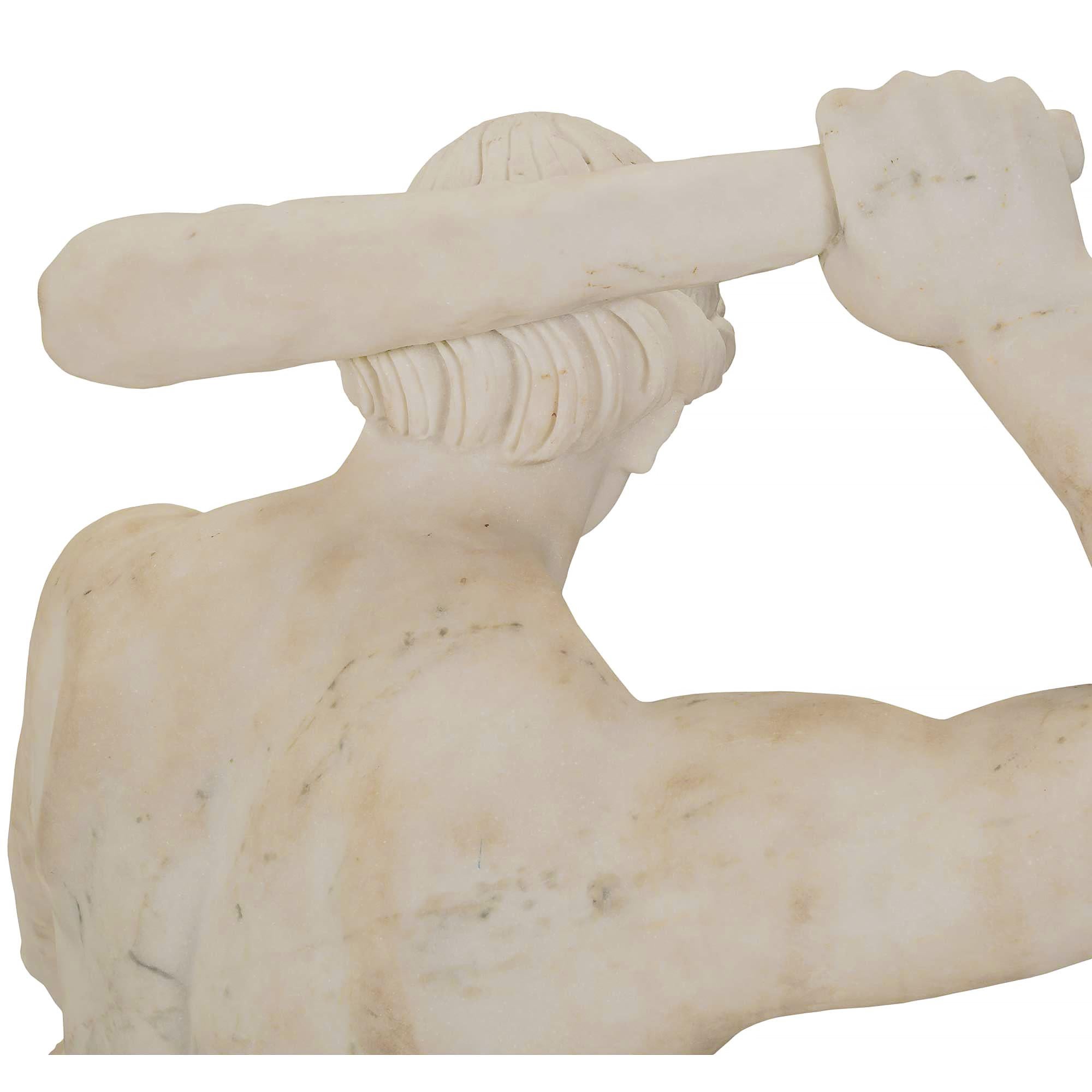 Marmo di Carrara Statua italiana in marmo bianco di Carrara del XIX secolo Teseo e il Minotauro in vendita