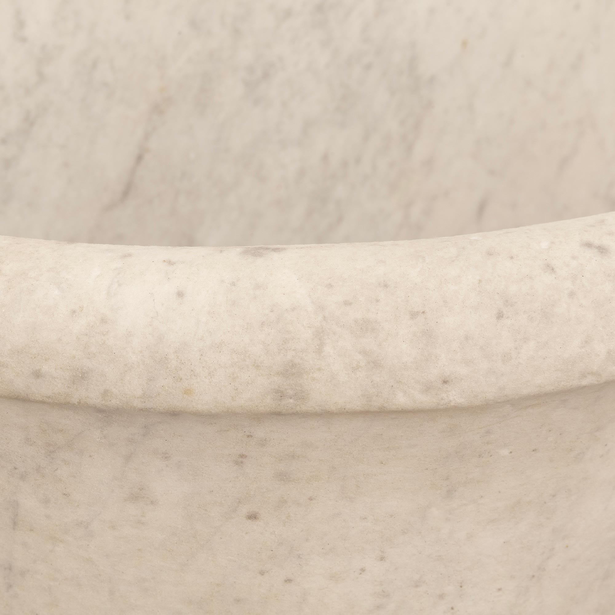 Italian 19th Century White Carrara Marble Tub/Planter For Sale 2