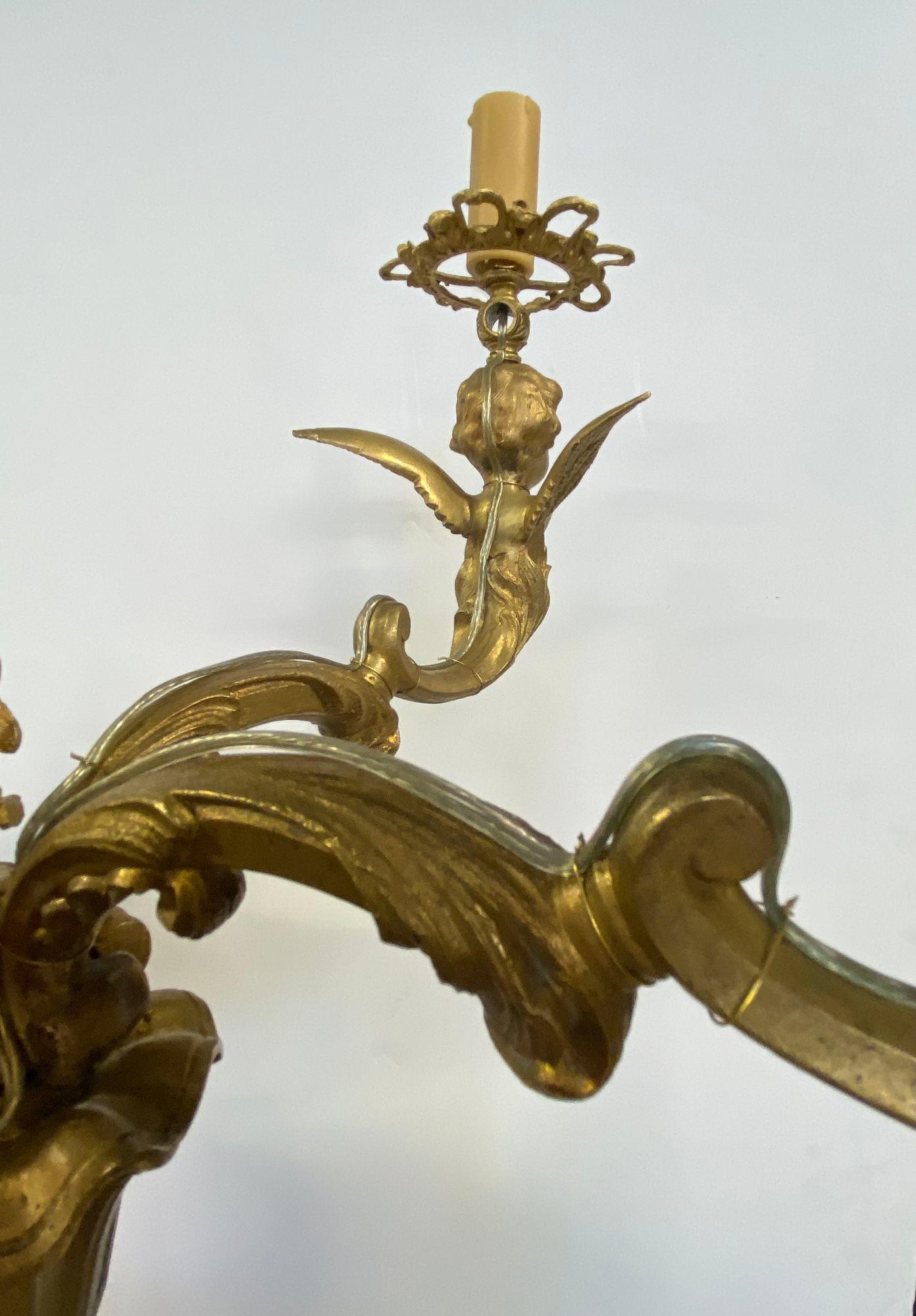 Pedestal de Madera Italiano del Siglo XIX con Candelabro de Bronce de Querubines y Wyvern en venta 2