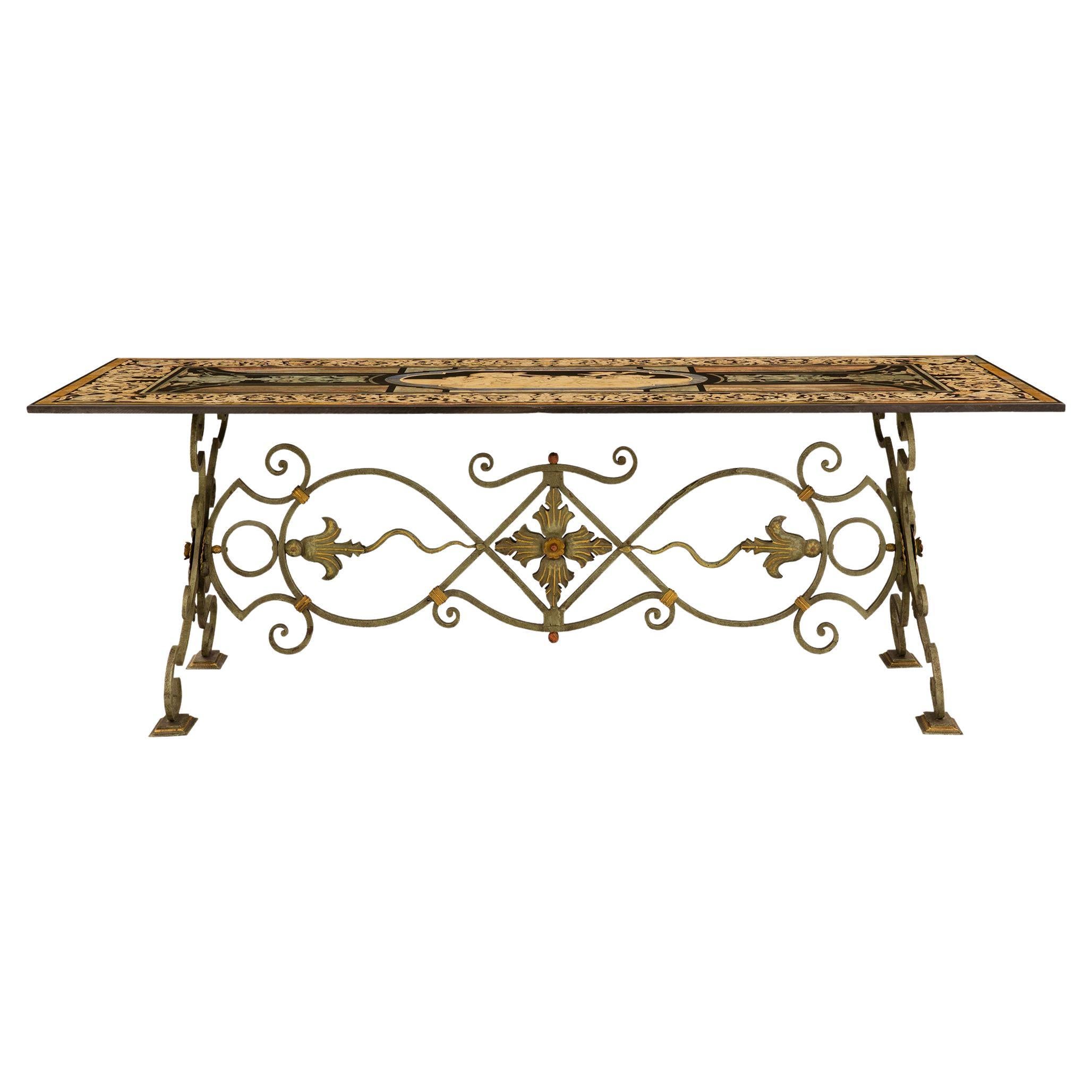 Table centrale/table de salle à manger italienne du 19ème siècle en fer forgé, doré et Scagliola