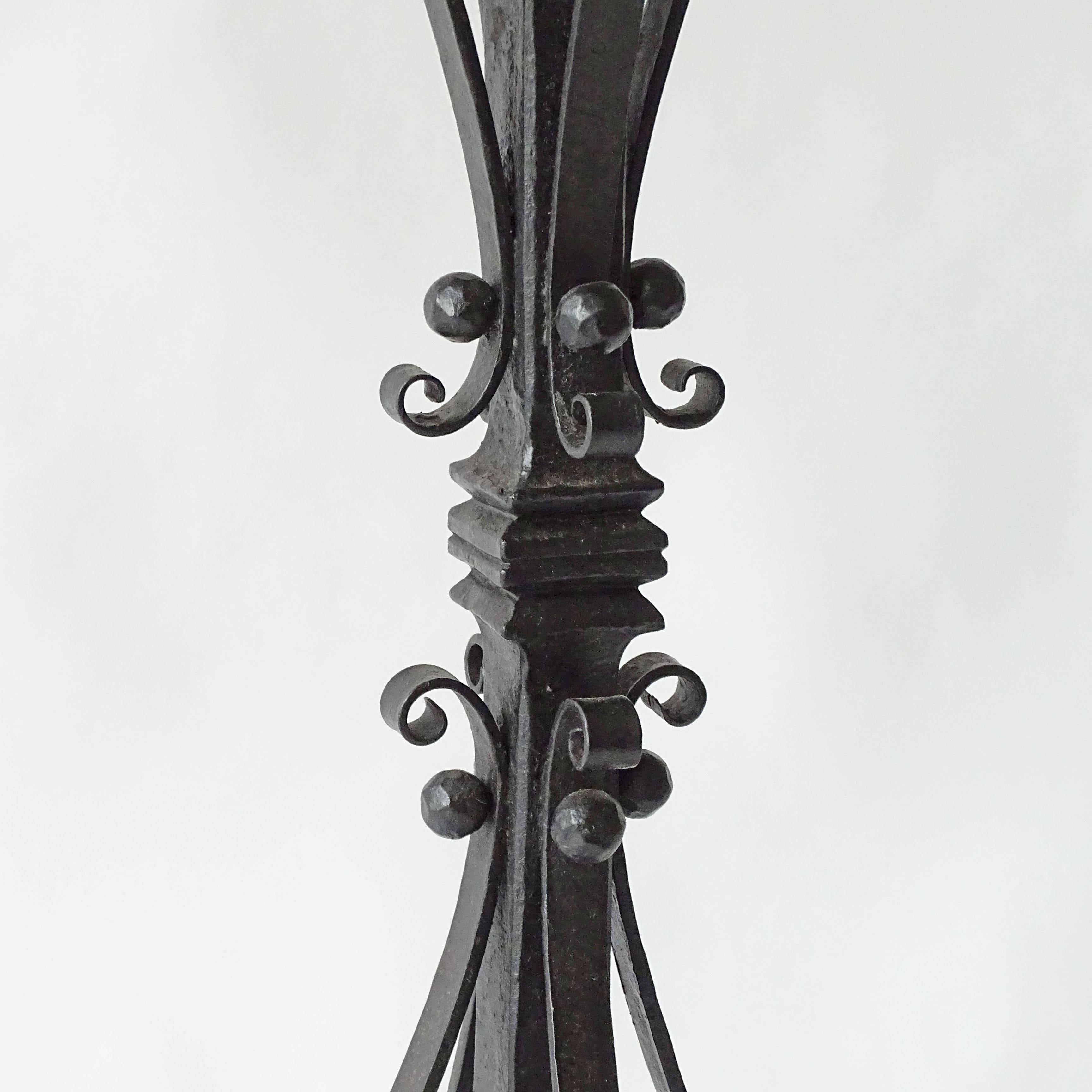 Italian 19th Century Wrought Iron Plant Stand and Riveted Copper Planter In Good Condition For Sale In Milan, IT