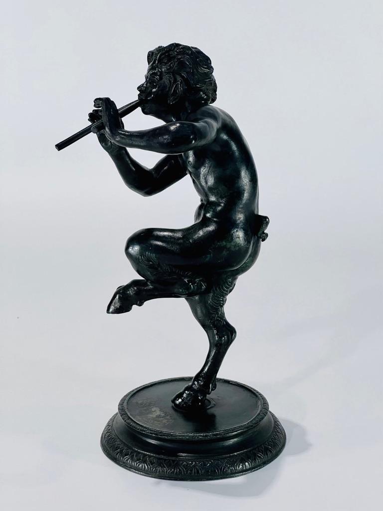 Style international Italie 19e Fauno en bronze vers 1850. en vente