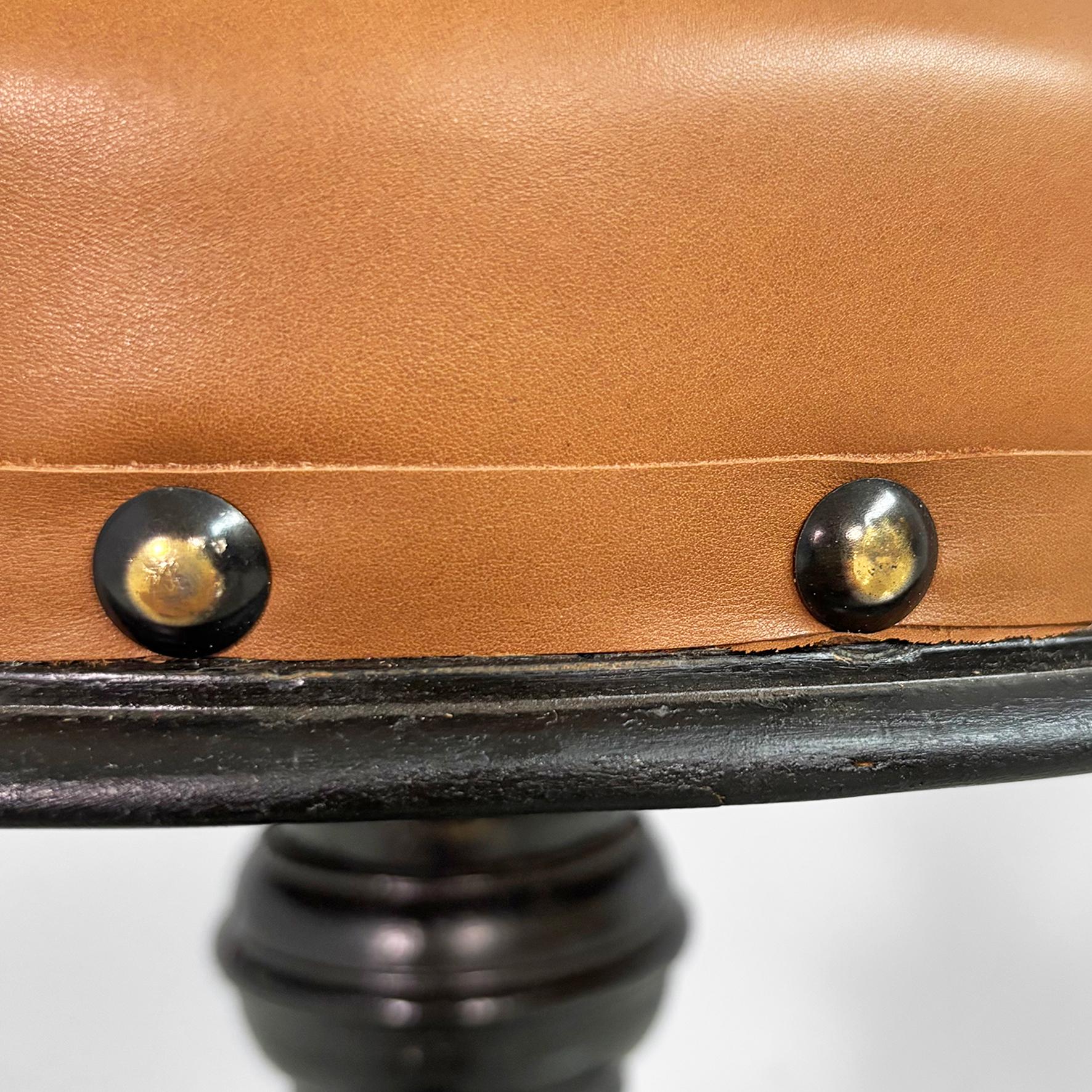 Italian 19th style table stool in wood and brown leather, 1930s For Sale 1