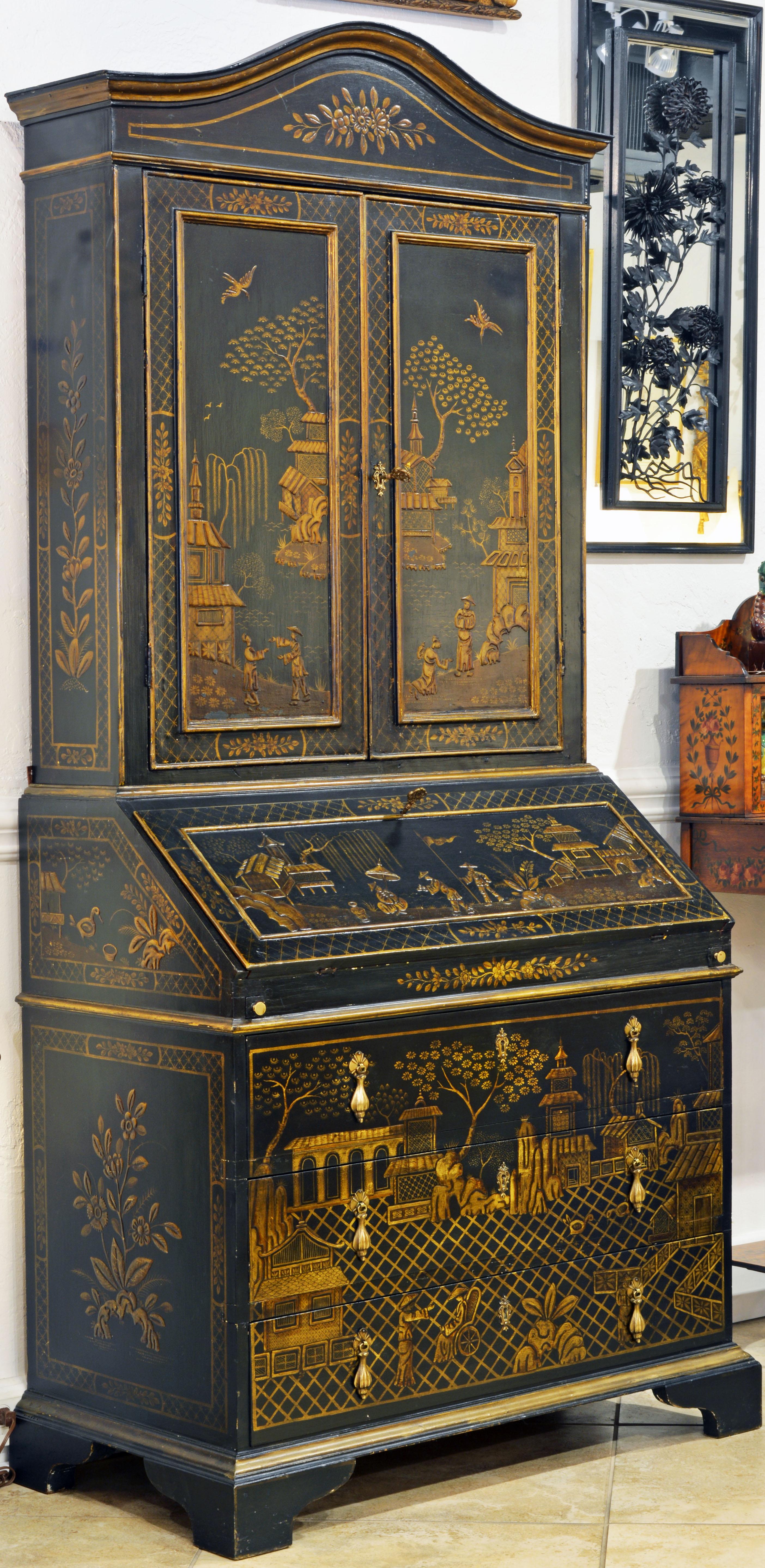 Italian 20th Cent Painted and Gilt Chinoiserie Decorated Two-Part Secretary Desk In Good Condition In Ft. Lauderdale, FL
