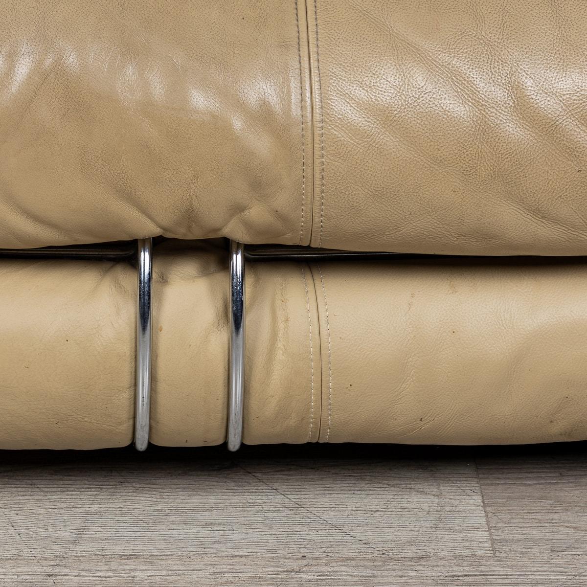 Italienisches Leders Sofa „Soriana“ aus dem 20. Jahrhundert in Beige von Tobia Scarpa für Cassina im Angebot 5