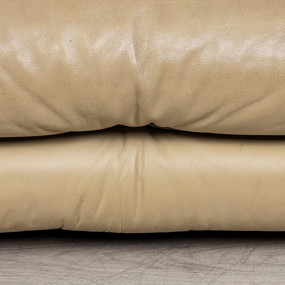 Italienisches Leders Sofa „Soriana“ aus dem 20. Jahrhundert in Beige von Tobia Scarpa für Cassina im Angebot 6