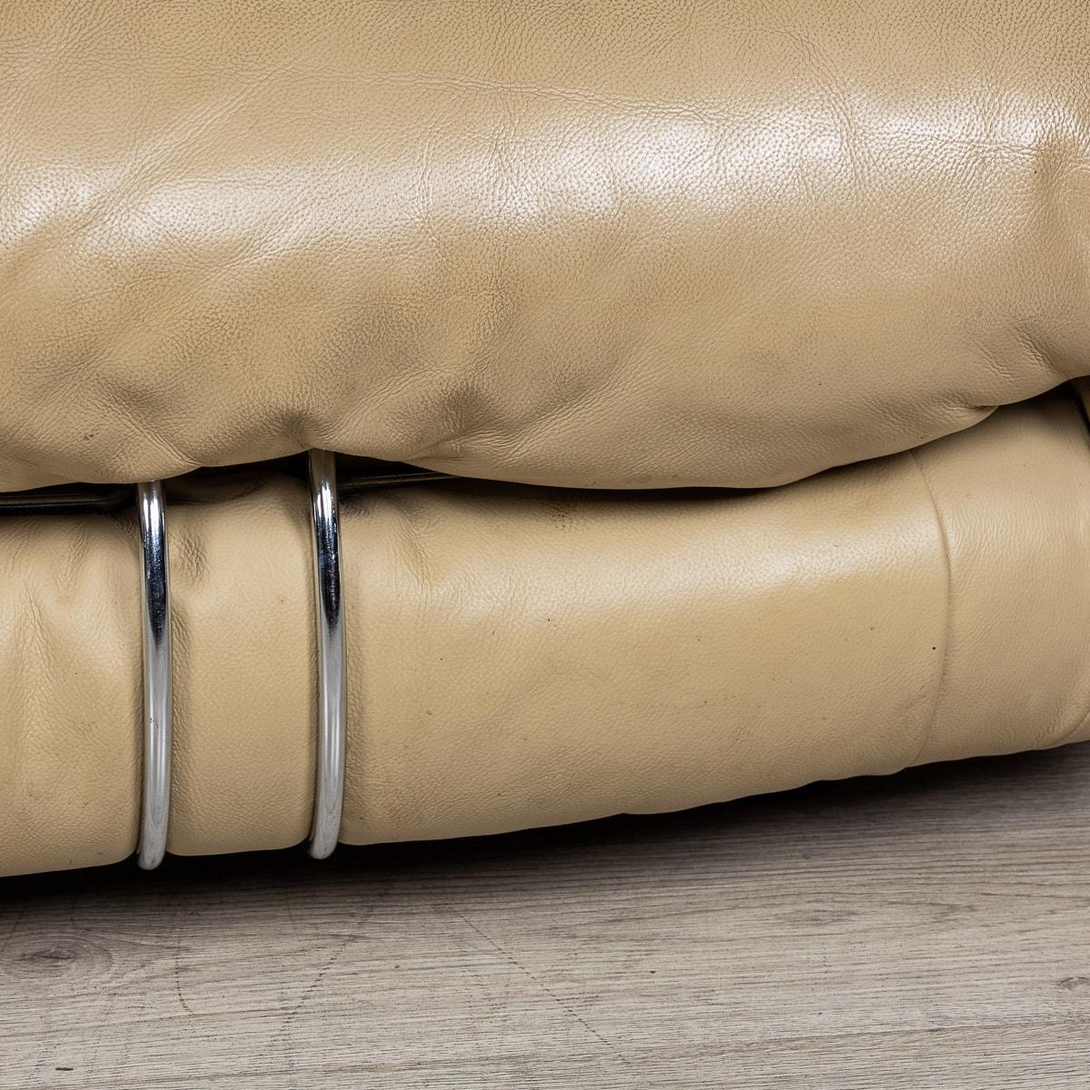 Italienisches Leders Sofa „Soriana“ aus dem 20. Jahrhundert in Beige von Tobia Scarpa für Cassina im Angebot 8