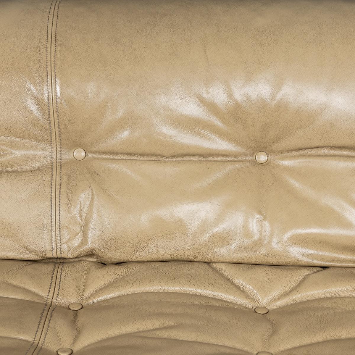 Italienisches Leders Sofa „Soriana“ aus dem 20. Jahrhundert in Beige von Tobia Scarpa für Cassina im Angebot 10