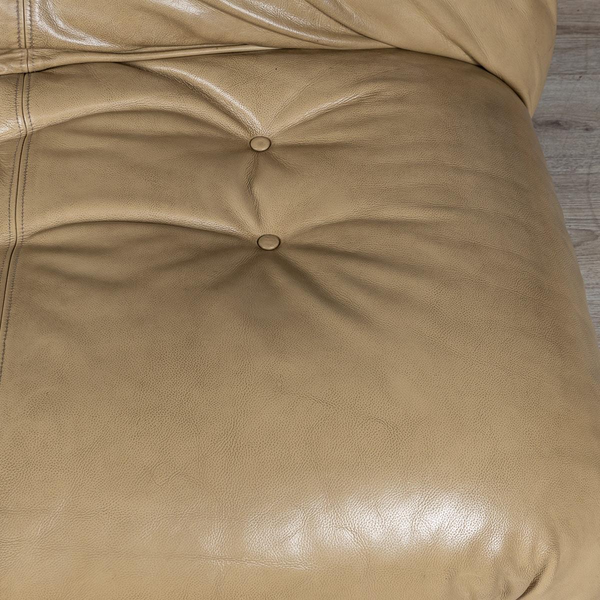 Italienisches Leders Sofa „Soriana“ aus dem 20. Jahrhundert in Beige von Tobia Scarpa für Cassina im Angebot 12
