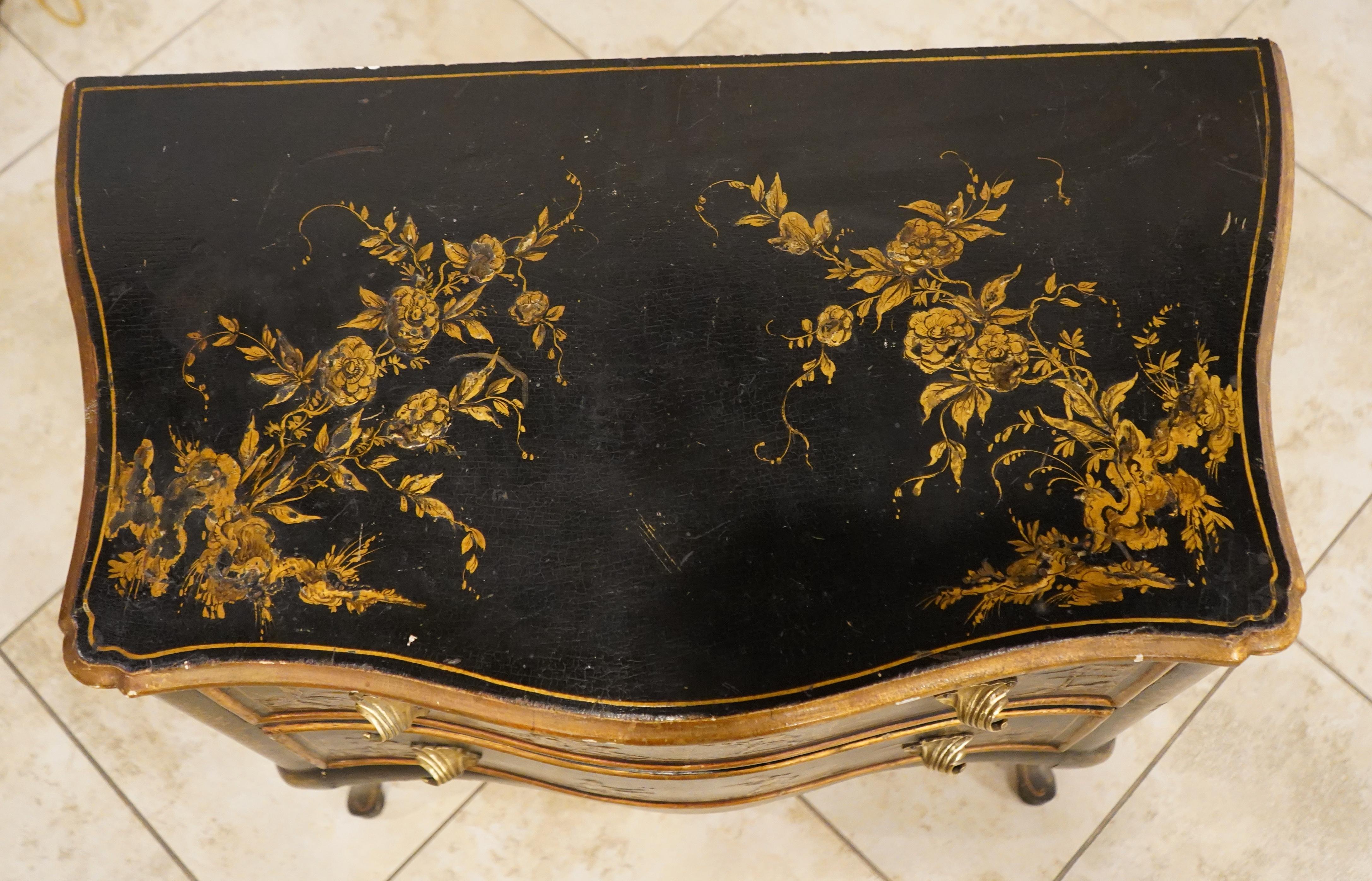 Commode italienne du 20e siècle à deux tiroirs, décorée à la Chinoiserie en vente 4