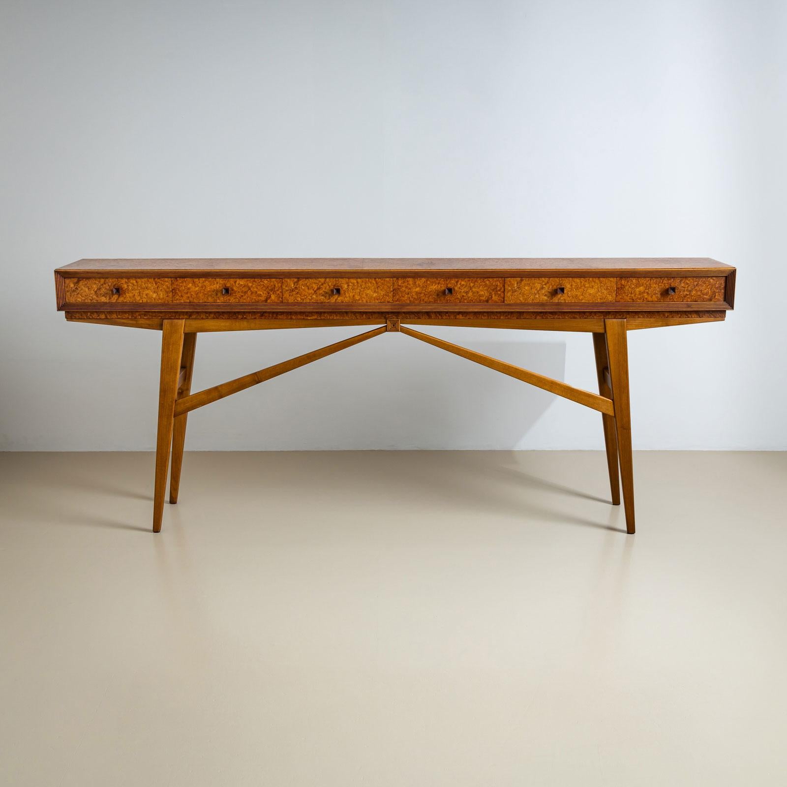 Italian 20th-Century Console Table with Burl Veneer In Good Condition In New York, NY